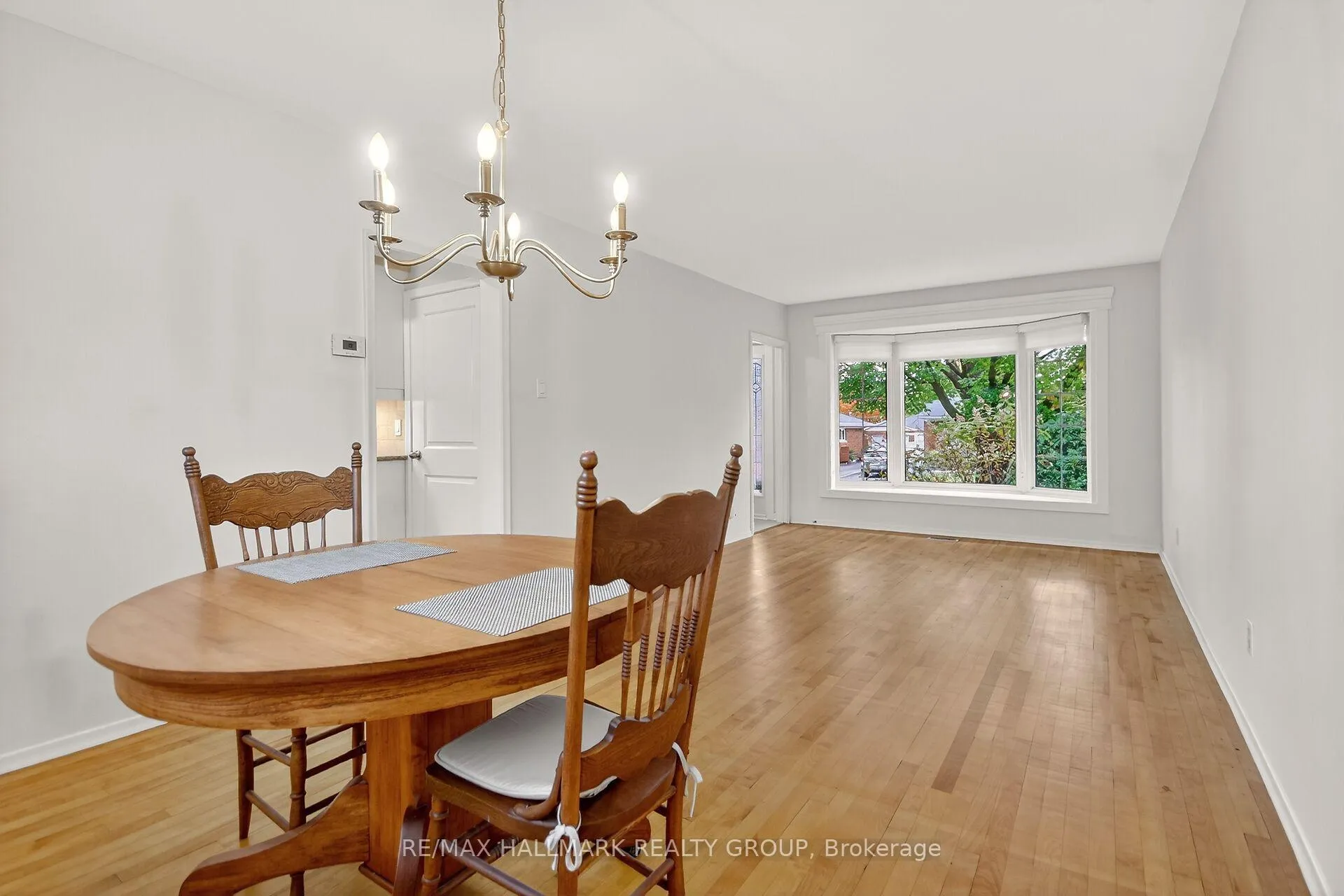 Photo 15 of 2042 Tilson Street, Ottawa, Elmvale Acres — HOMEH