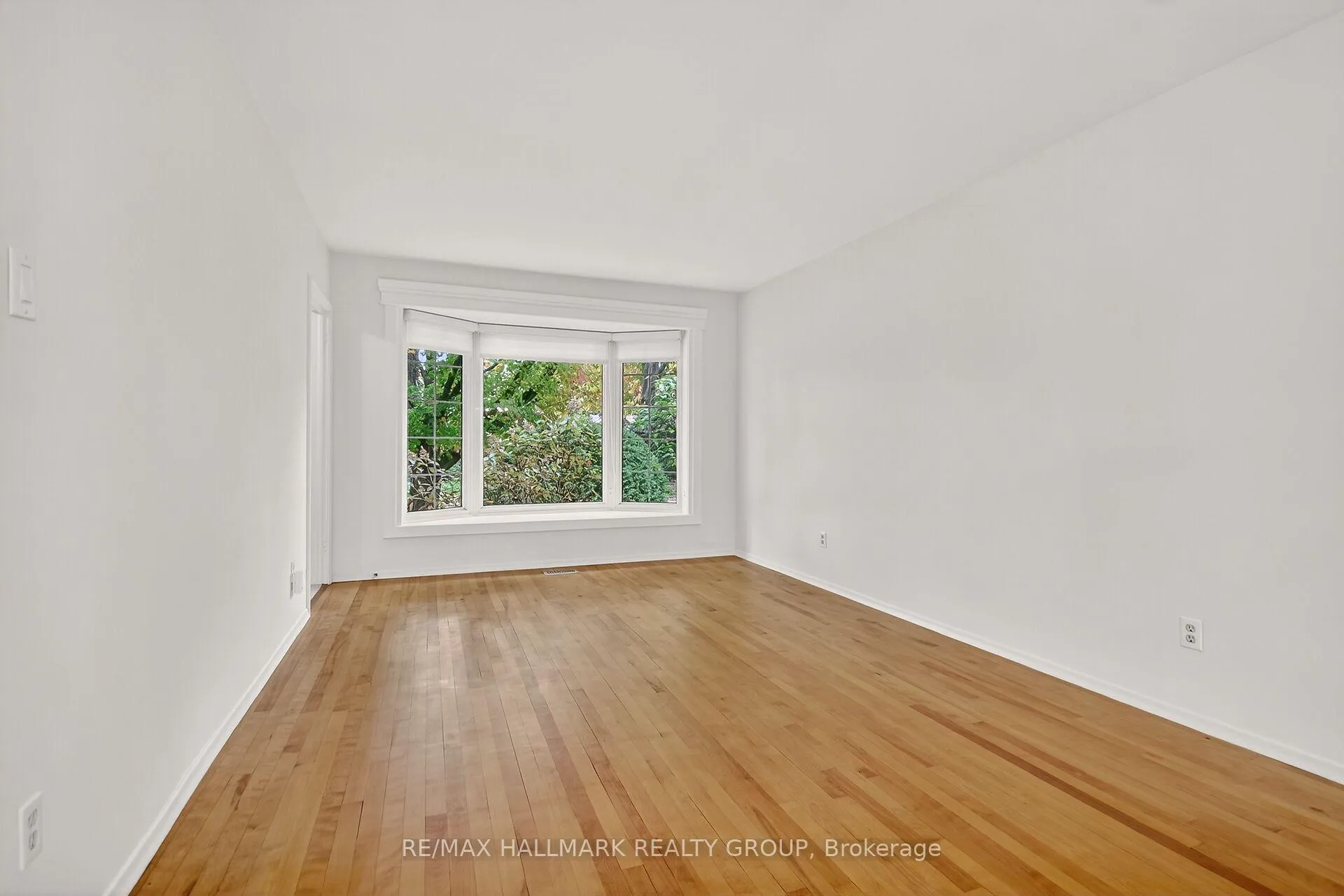 Photo 17 of 2042 Tilson Street, Ottawa, Elmvale Acres — HOMEH