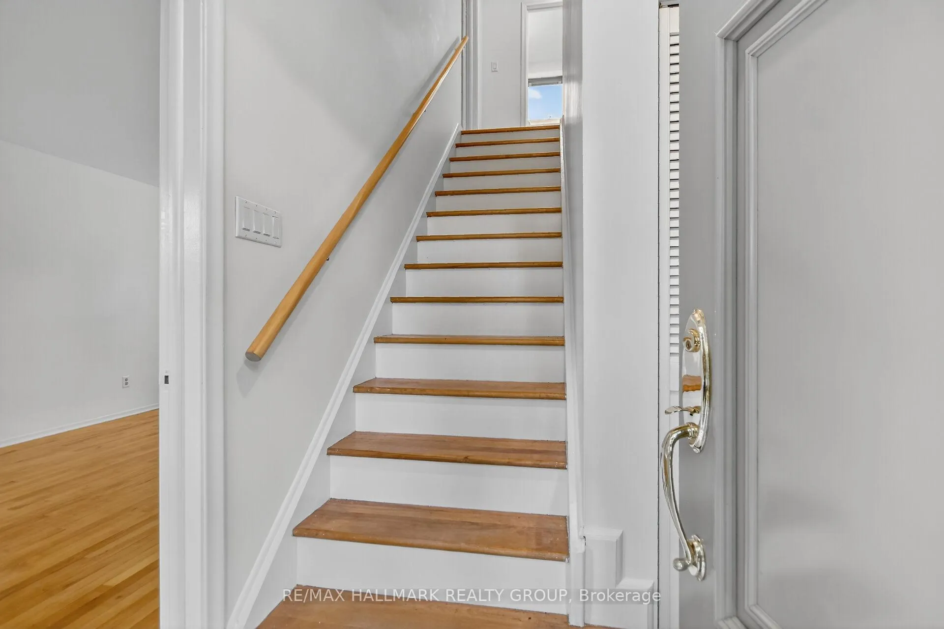 Photo 18 of 2042 Tilson Street, Ottawa, Elmvale Acres — HOMEH