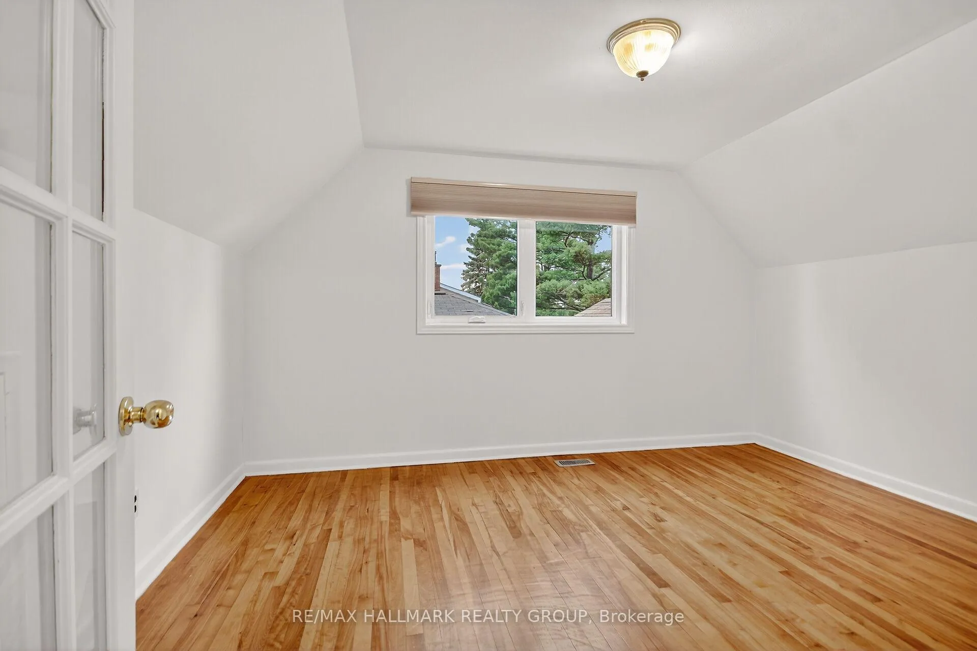 Photo 20 of 2042 Tilson Street, Ottawa, Elmvale Acres — HOMEH