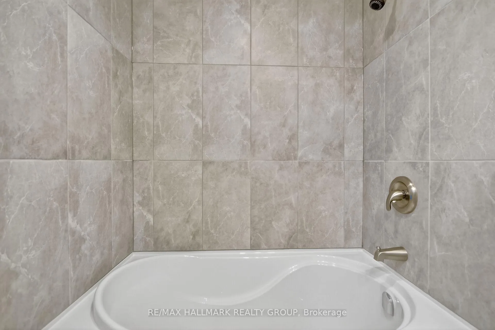 Photo 25 of 2042 Tilson Street, Ottawa, Elmvale Acres — HOMEH