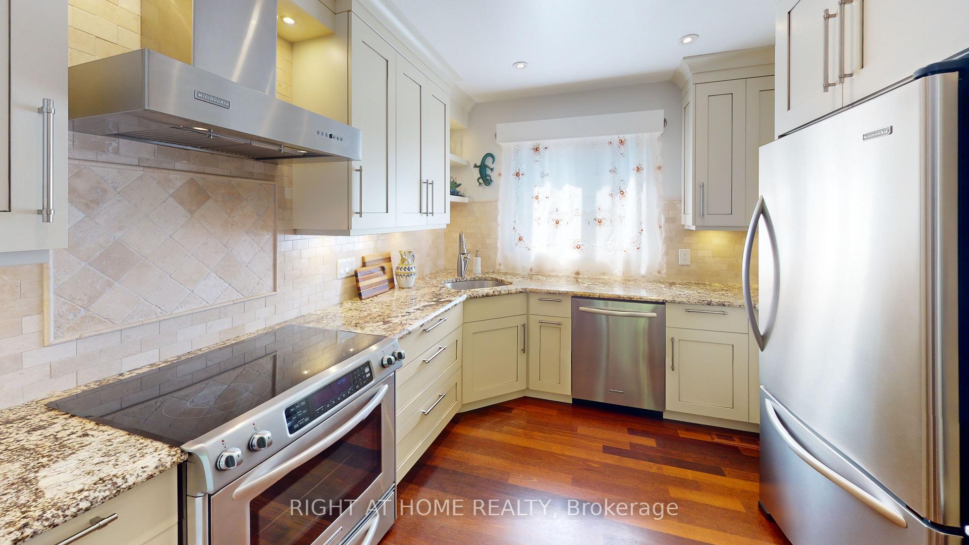 Photo 3 of 227 Teal Crescent, Ottawa, Chatelaine Village — HOMEH