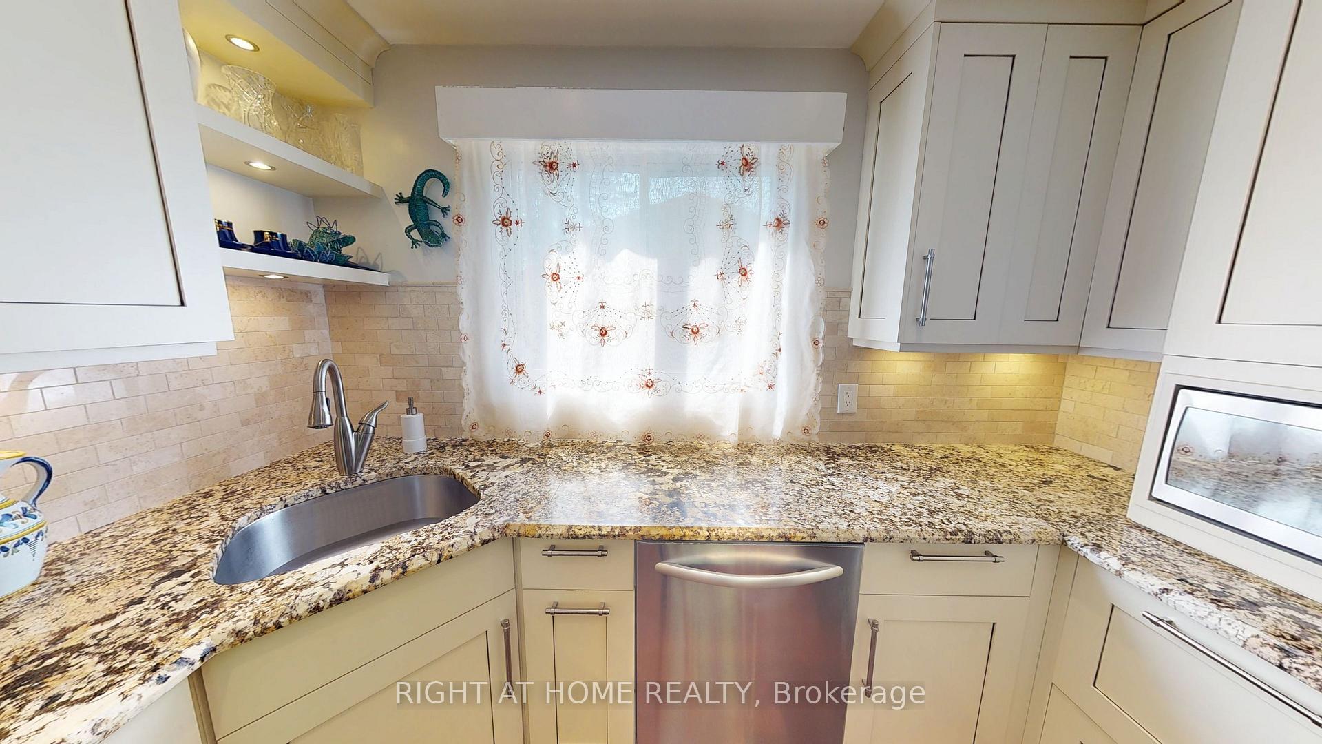 Photo 4 of 227 Teal Crescent, Ottawa, Chatelaine Village — HOMEH