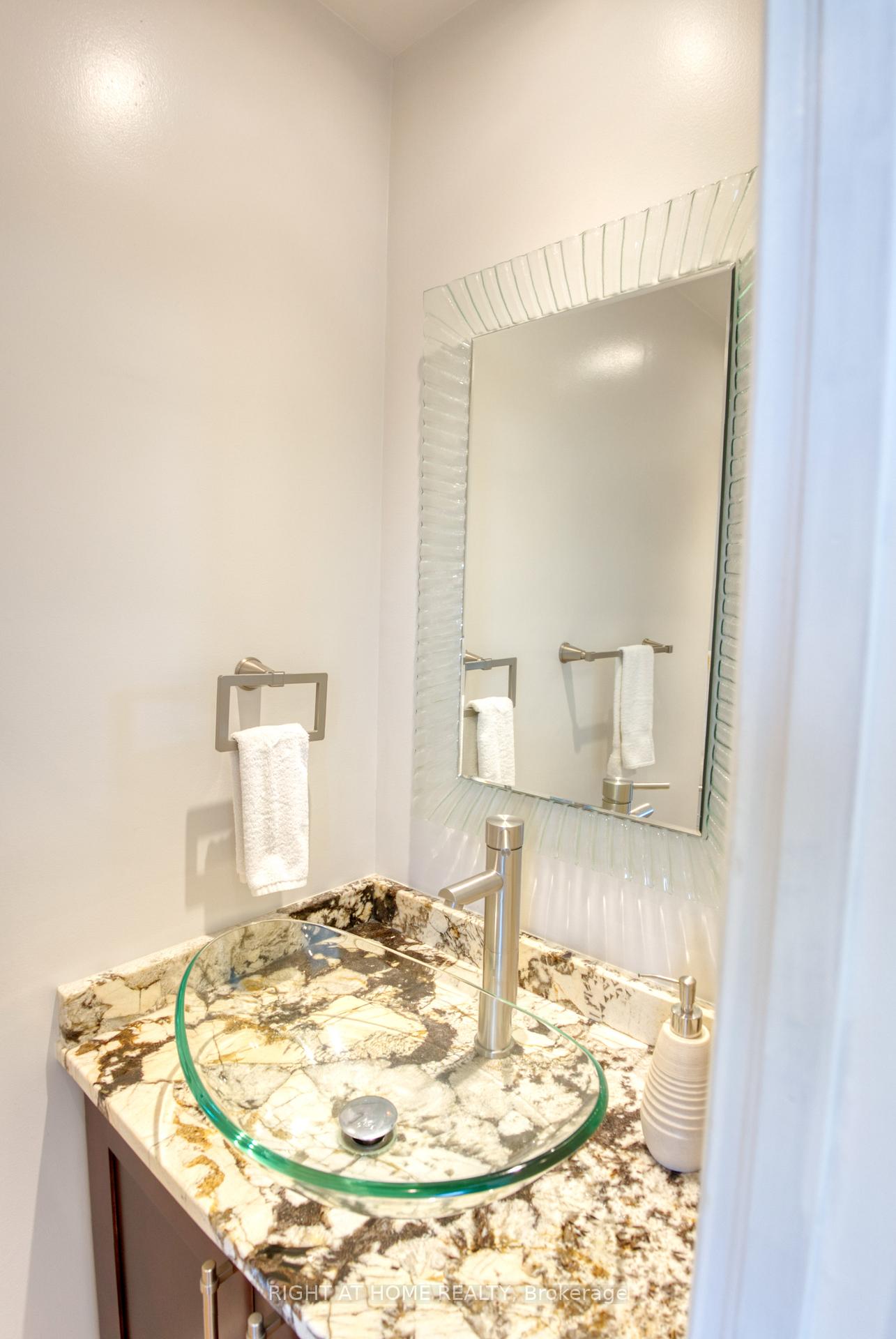 Photo 16 of 227 Teal Crescent, Ottawa, Chatelaine Village — HOMEH