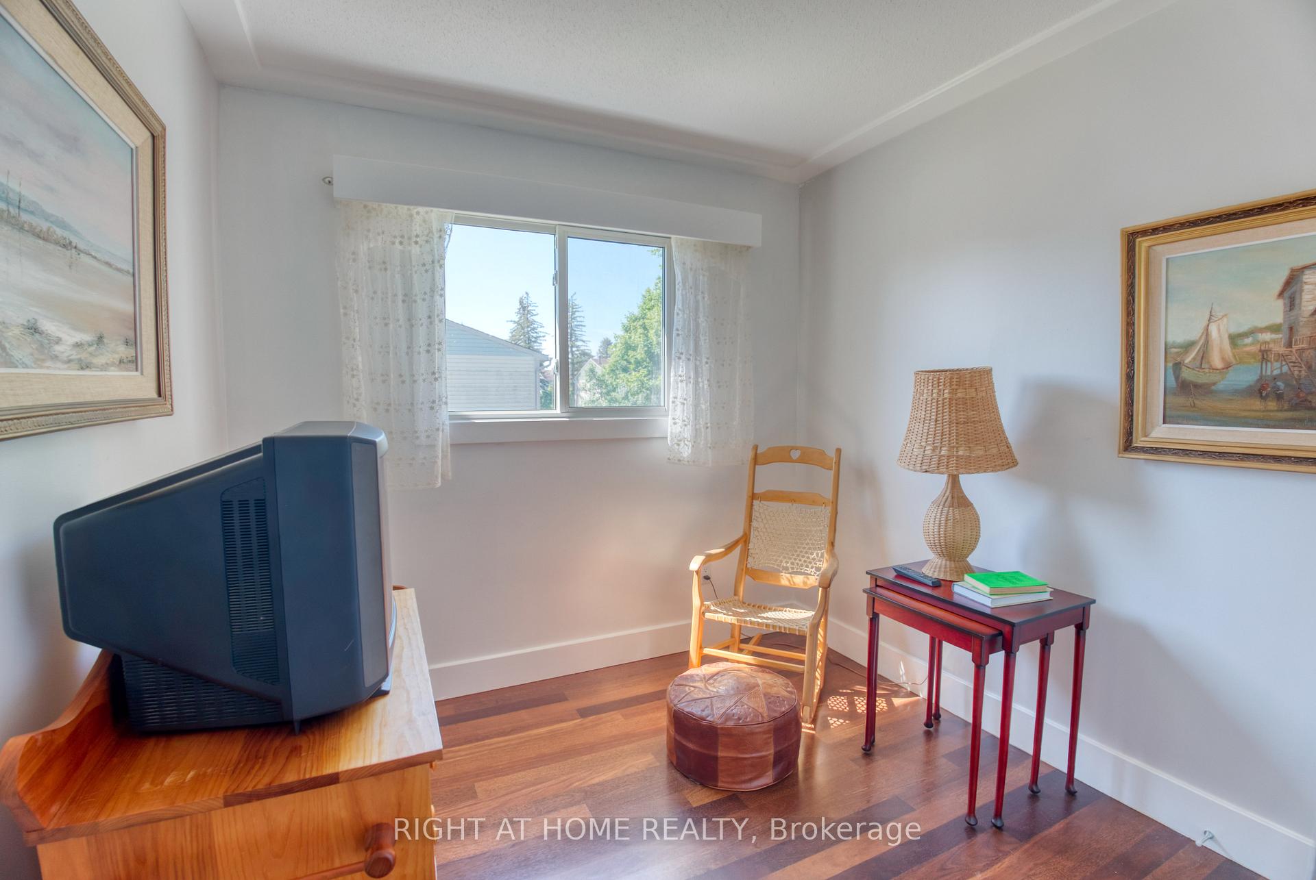 Photo 24 of 227 Teal Crescent, Ottawa, Chatelaine Village — HOMEH