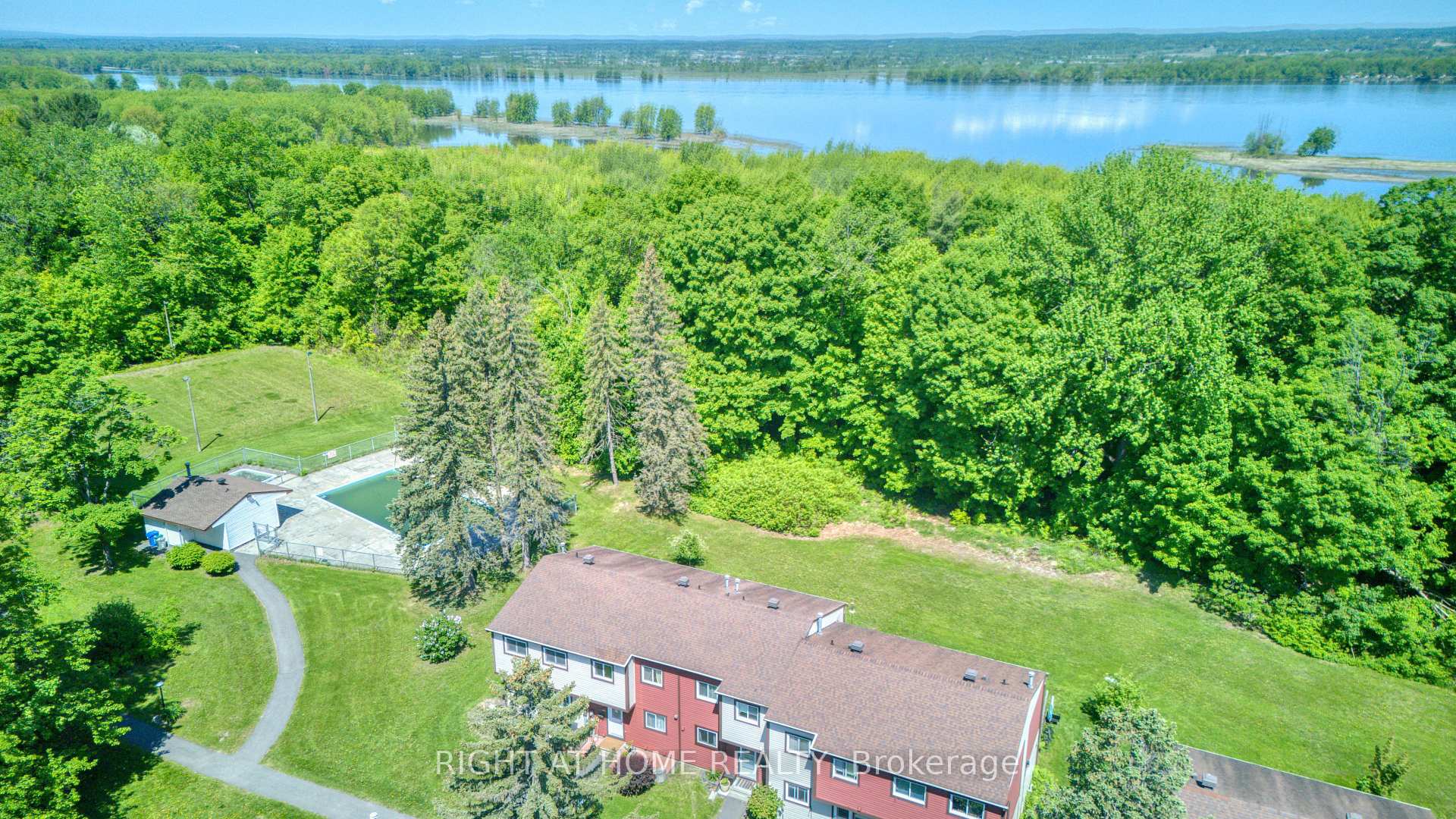 Photo 36 of 227 Teal Crescent, Ottawa, Chatelaine Village — HOMEH