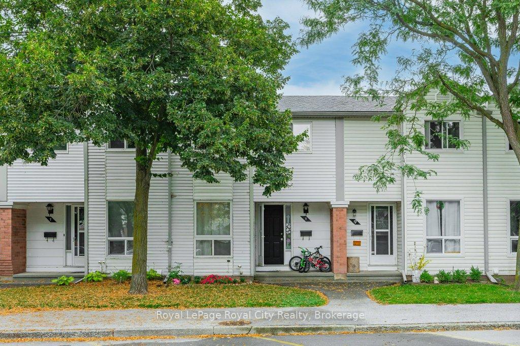 Front of Unit 8, 40 Imperial Road N