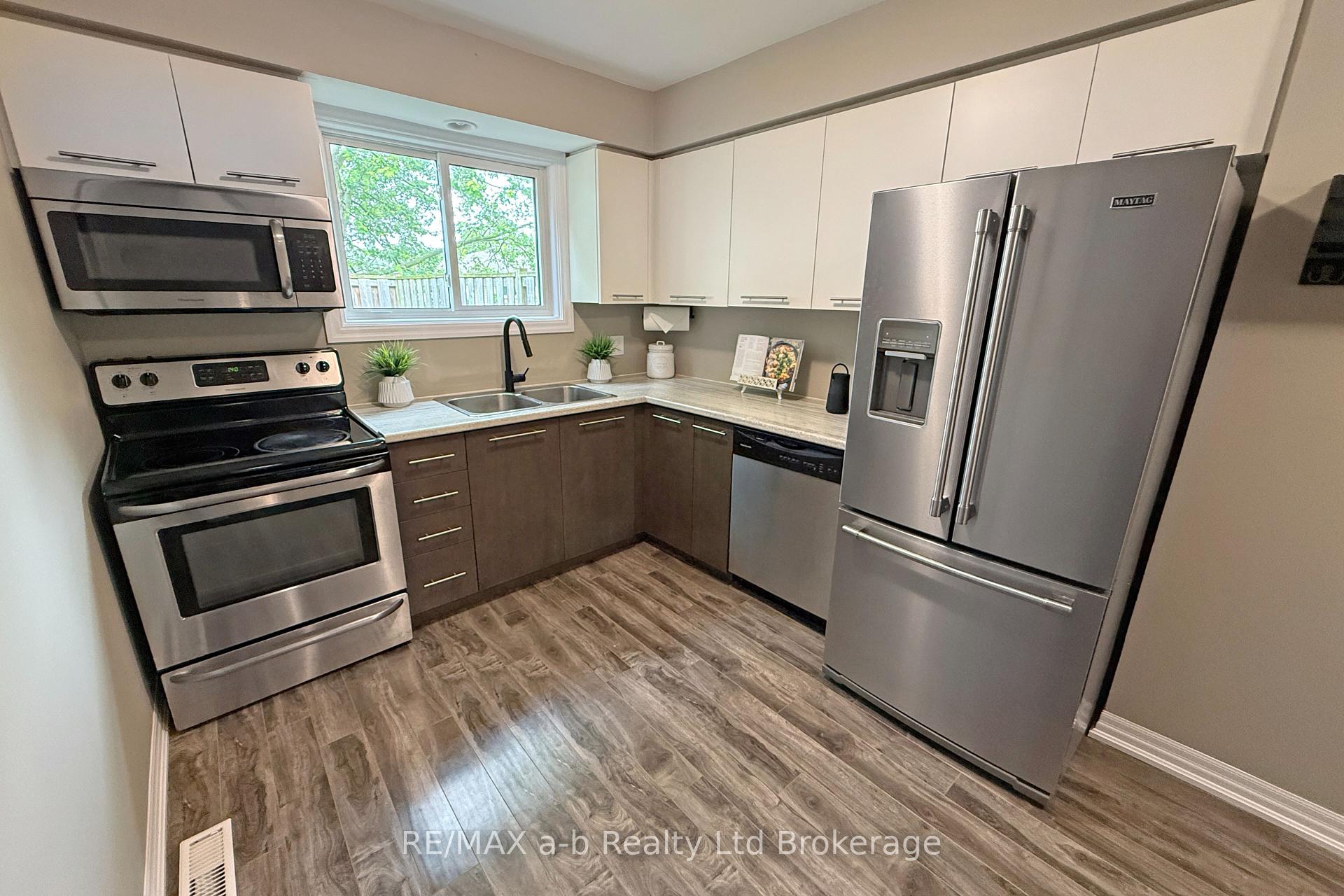 Photo 9 of Unit 79, 279 Bluevale Street N, Waterloo — HOMEH