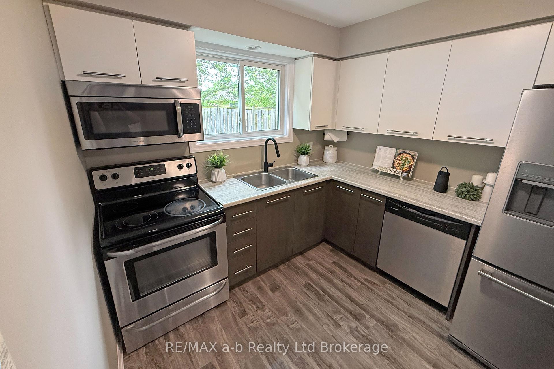 Photo 10 of Unit 79, 279 Bluevale Street N, Waterloo — HOMEH