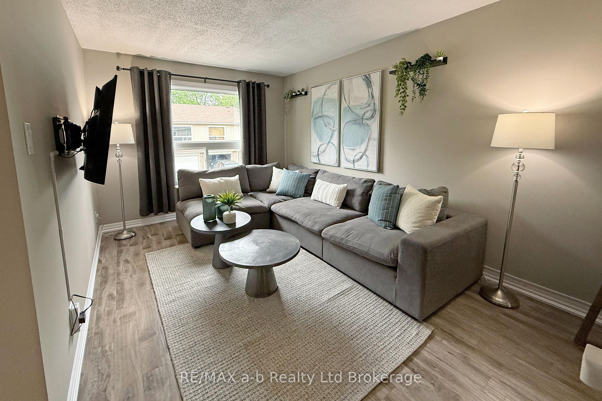 Photo 12 of Unit 79, 279 Bluevale Street N, Waterloo — HOMEH
