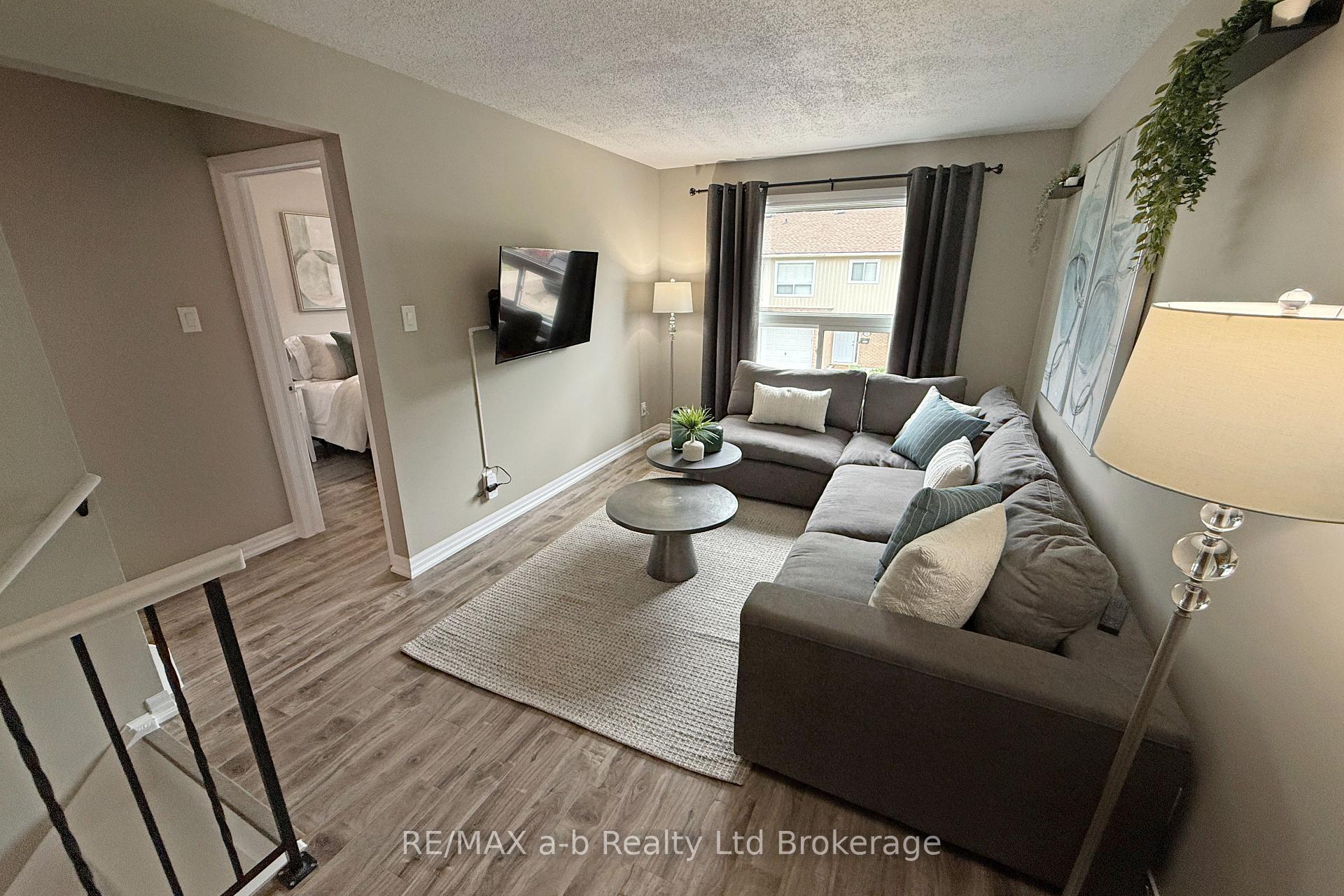 Photo 13 of Unit 79, 279 Bluevale Street N, Waterloo — HOMEH