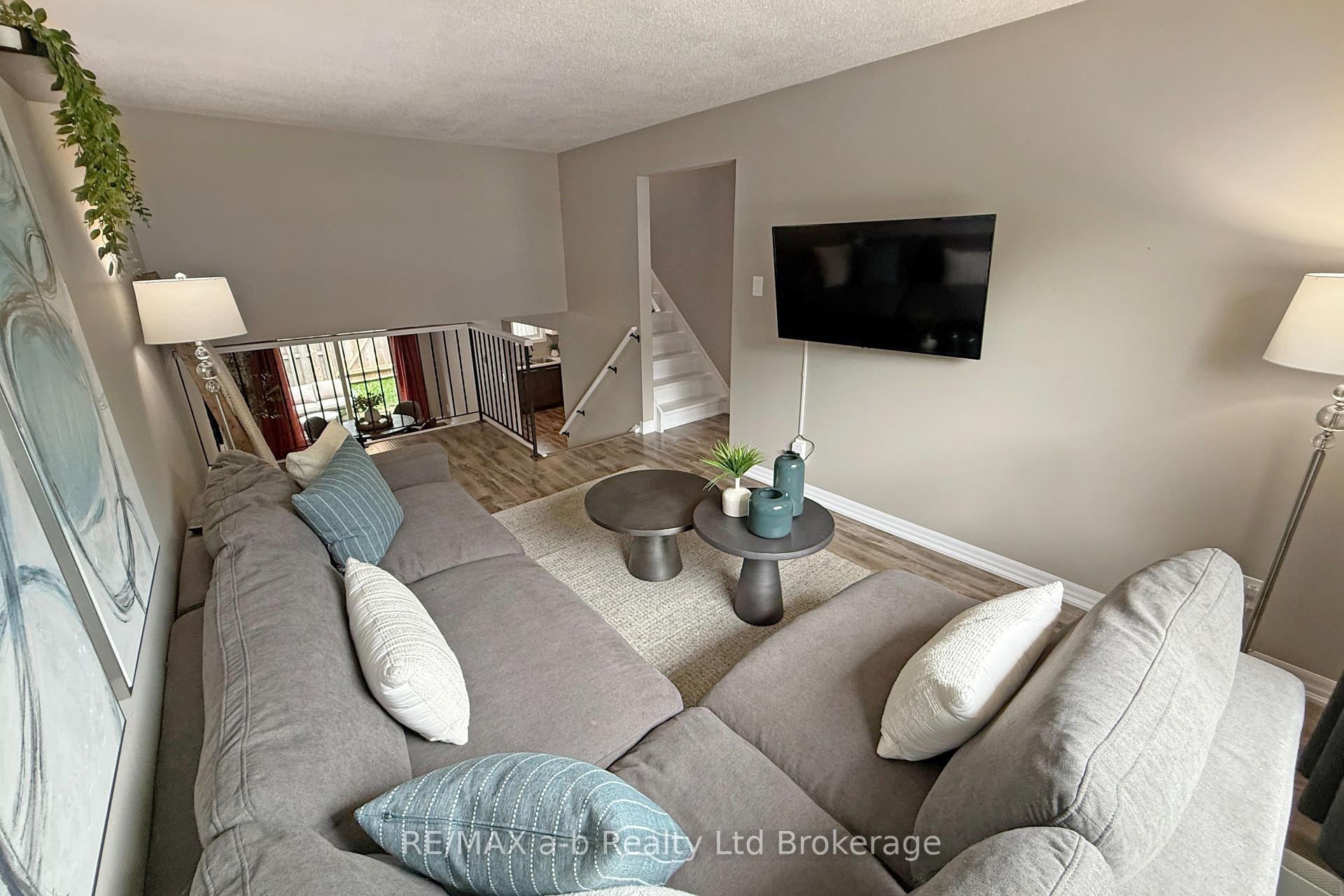 Photo 14 of Unit 79, 279 Bluevale Street N, Waterloo — HOMEH