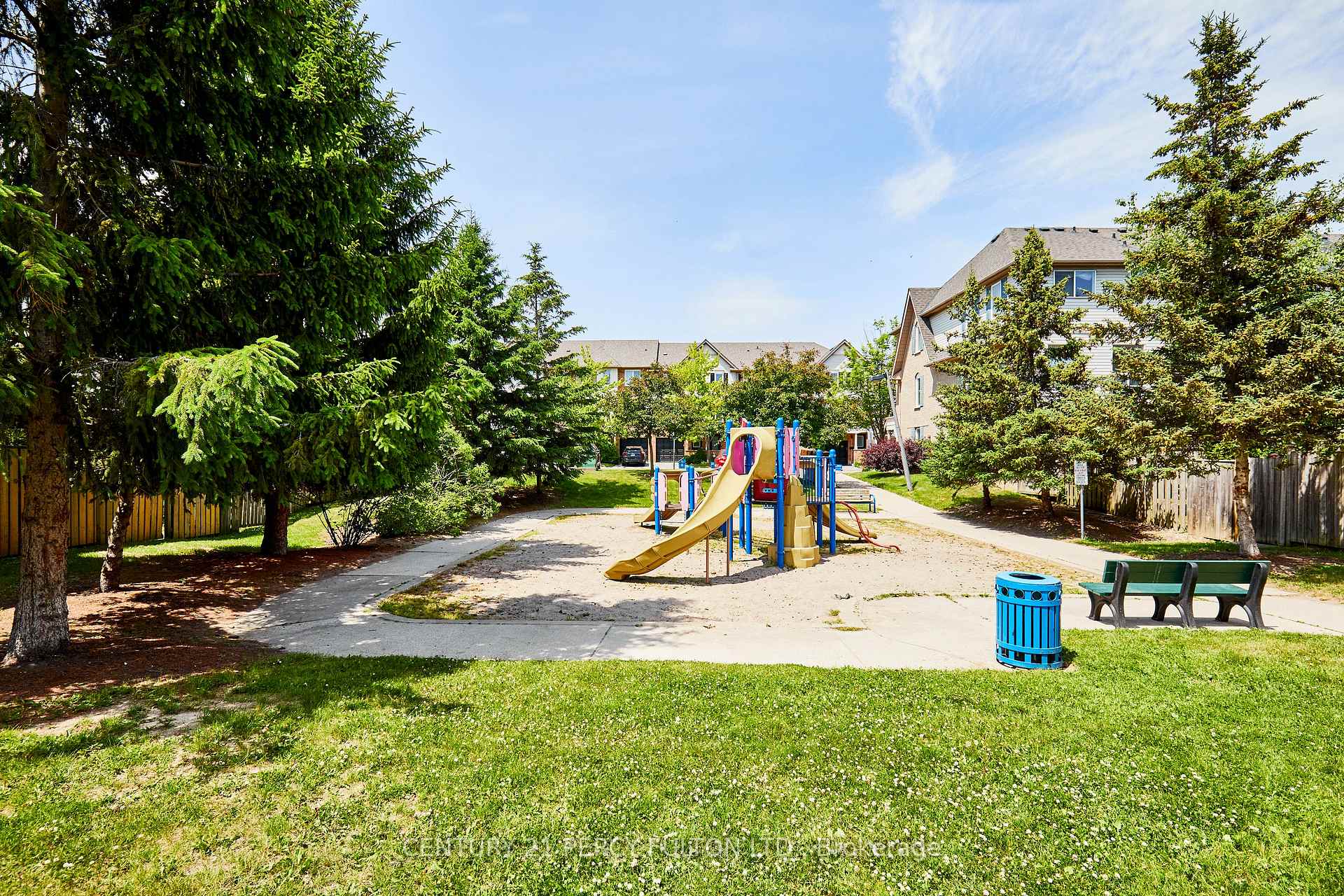 Photo 3 of 26 Spraggins Lane, Ajax, Central — HOMEH