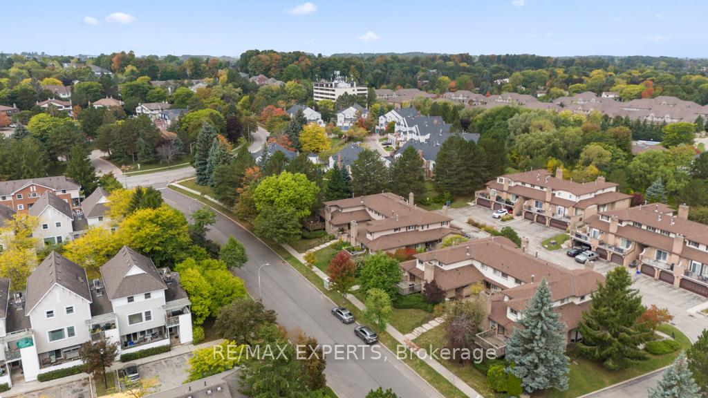 Photo 2 of Unit 5, 460 Beechwood Place, Waterloo — HOMEH