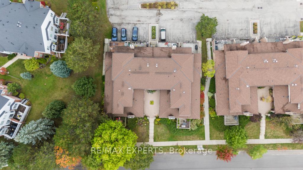 Photo 4 of Unit 5, 460 Beechwood Place, Waterloo — HOMEH