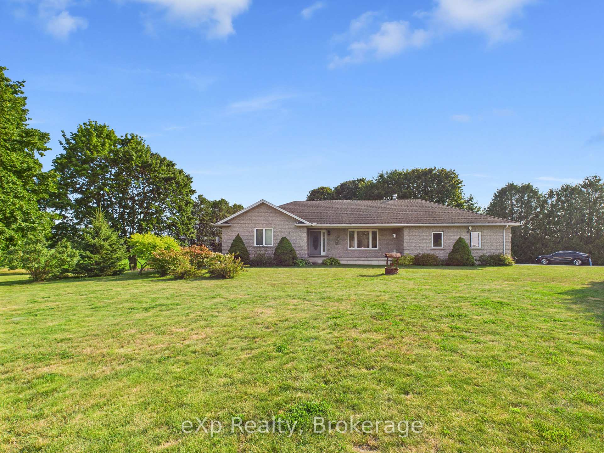 Photo 4 of 7 Bruce Rd 15, Brockton — HOMEH