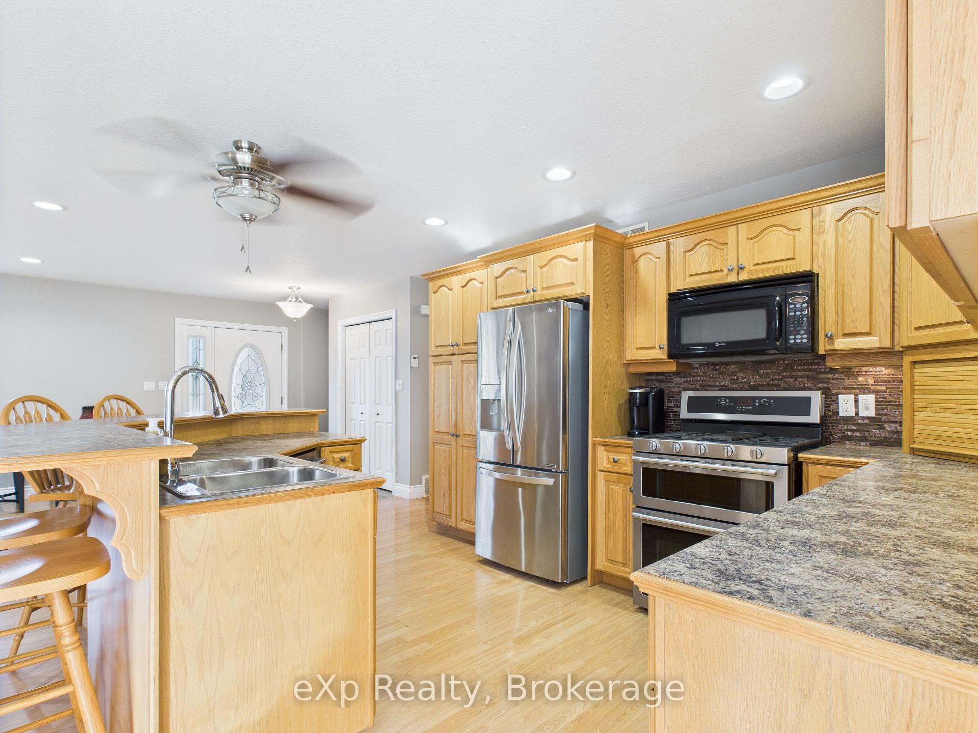Photo 13 of 7 Bruce Rd 15, Brockton — HOMEH