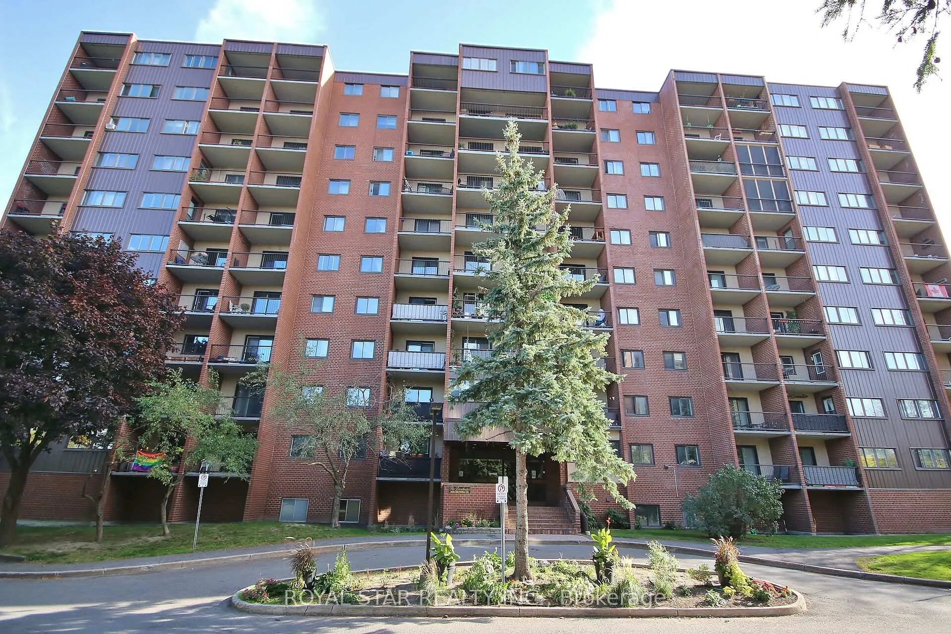 Front of Unit 414, 2650 Southvale Crescent