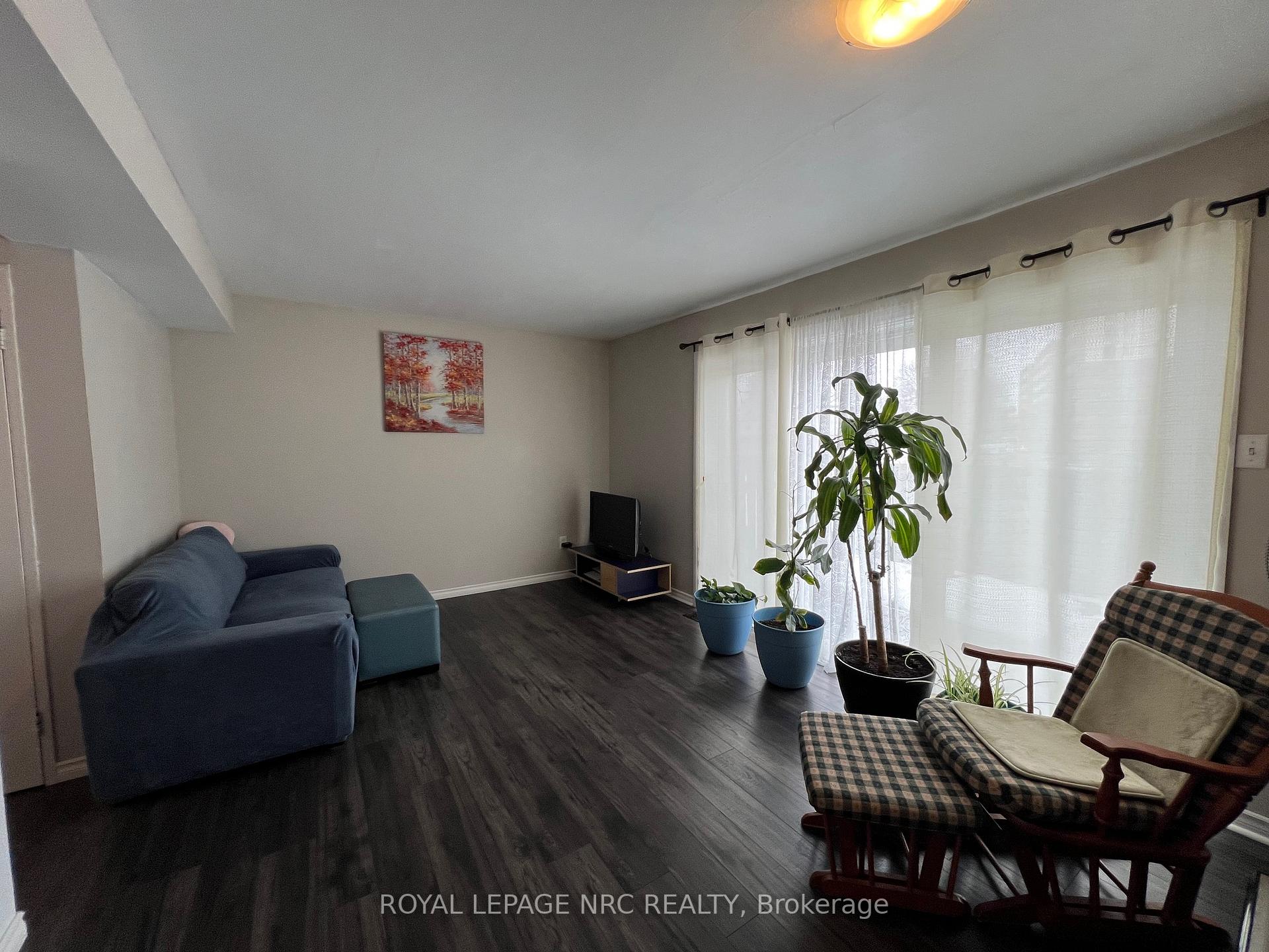 Photo 4 of Unit 138, 17 Old Pine Trail E, St. Catharines, Carlton/Bunting — HOMEH