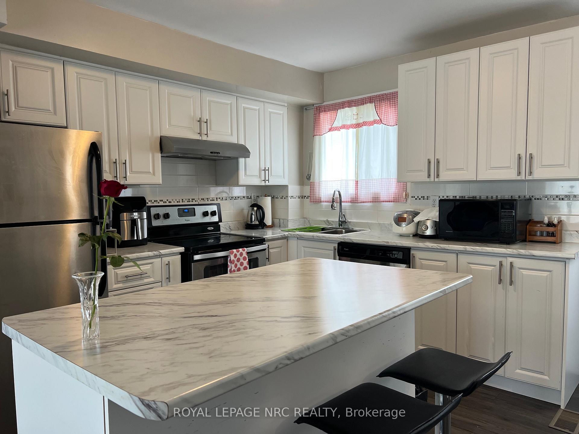 Photo 5 of Unit 138, 17 Old Pine Trail E, St. Catharines, Carlton/Bunting — HOMEH