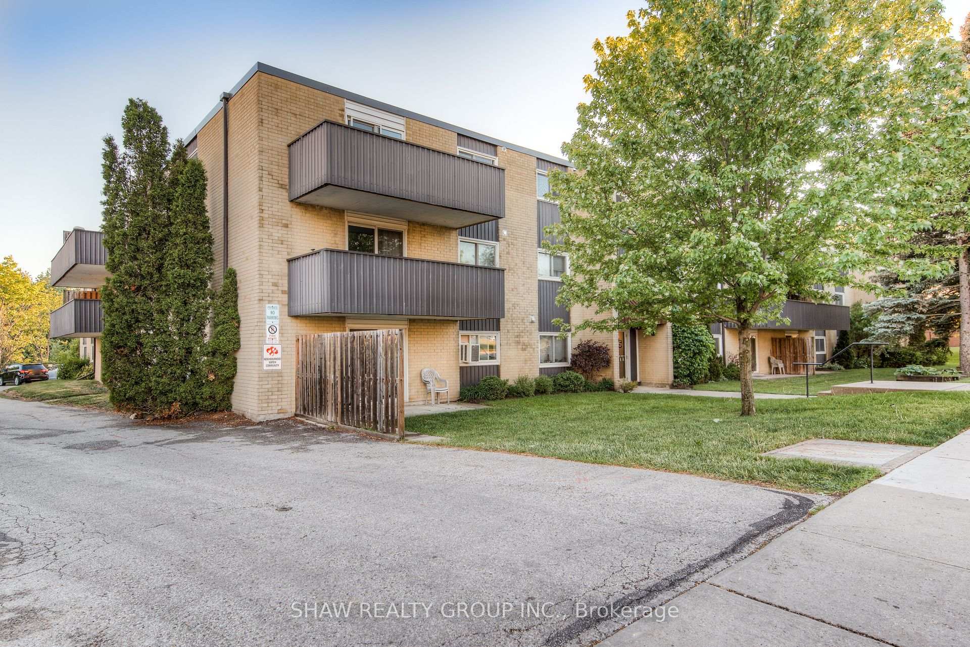 Photo 1 of Unit 302, 75 Hazelglen Drive, Kitchener — HOMEH