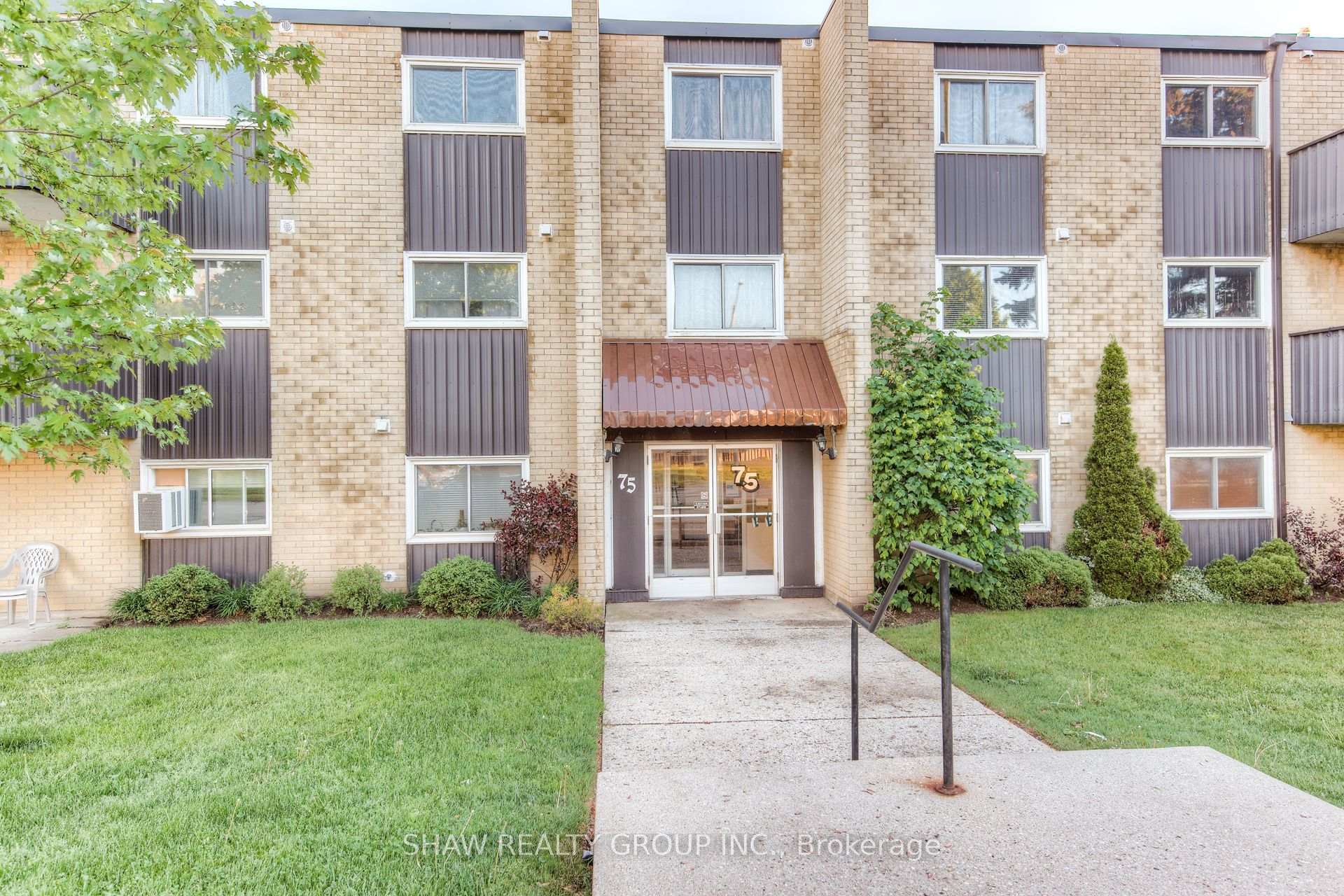 Photo 2 of Unit 302, 75 Hazelglen Drive, Kitchener — HOMEH