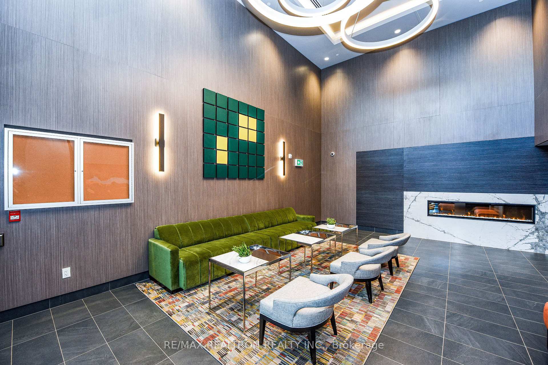 Photo 10 of Unit 111, 95 Dundas Street W, Oakville, Glenorchy — HOMEH