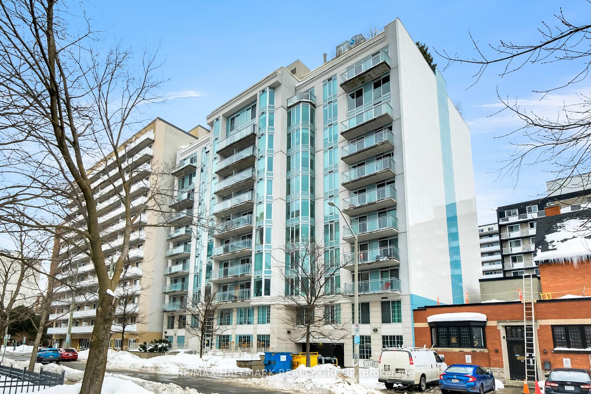 Front of Unit 209, 138 Somerset Street W
