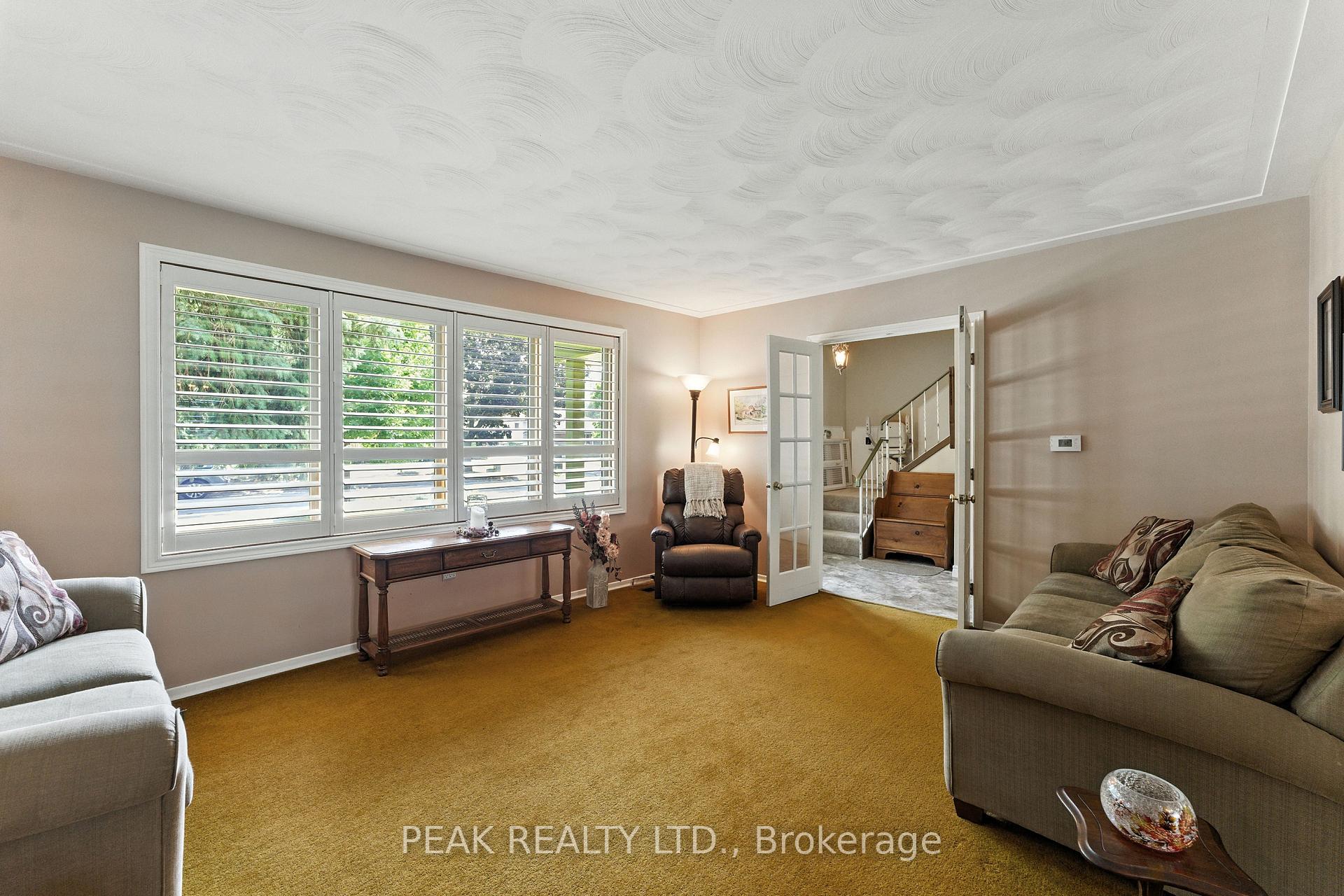 Photo 11 of 7 Palm Crescent, Brantford — HOMEH