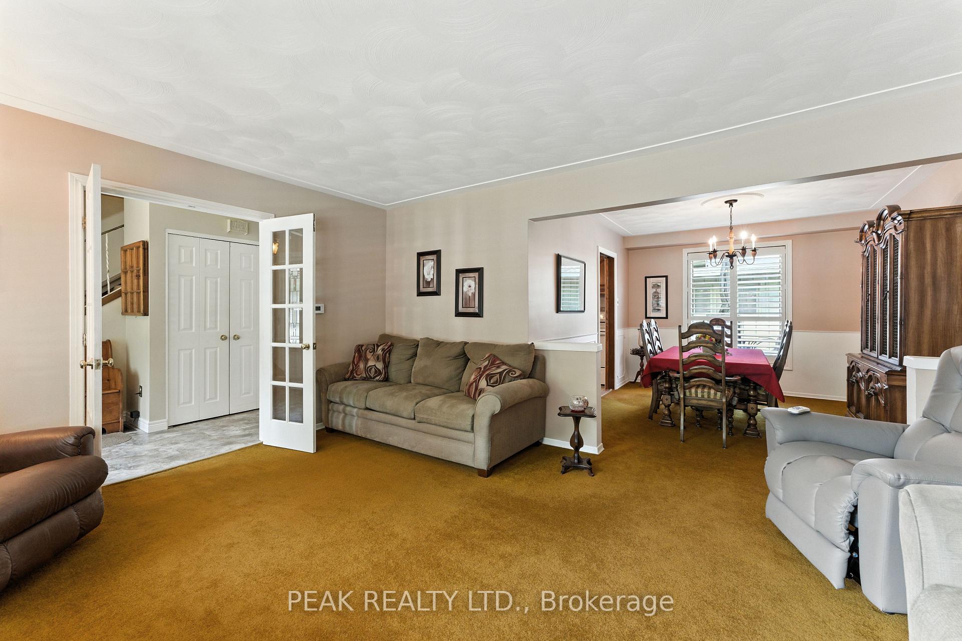 Photo 8 of 7 Palm Crescent, Brantford — HOMEH