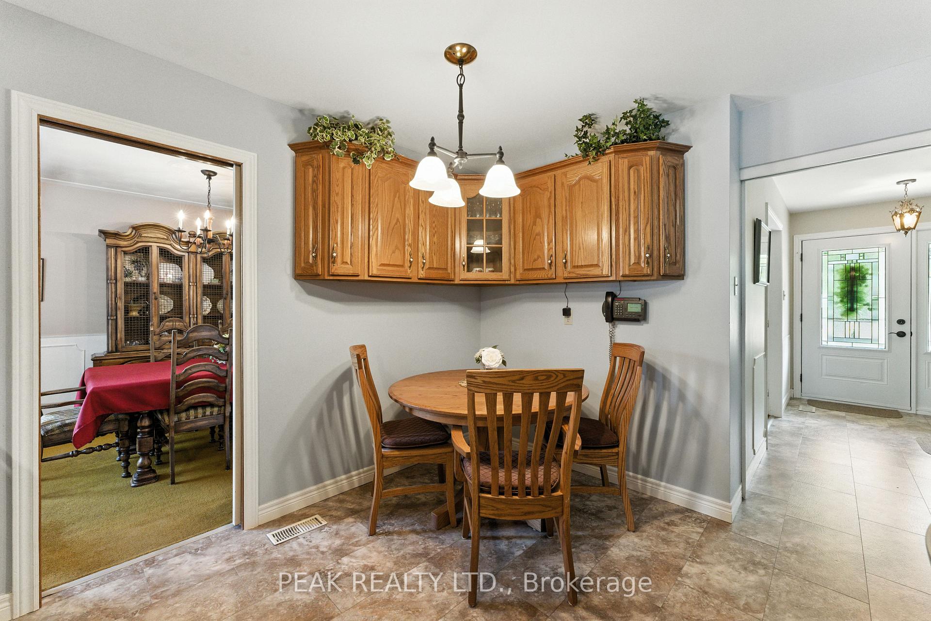 Photo 12 of 7 Palm Crescent, Brantford — HOMEH