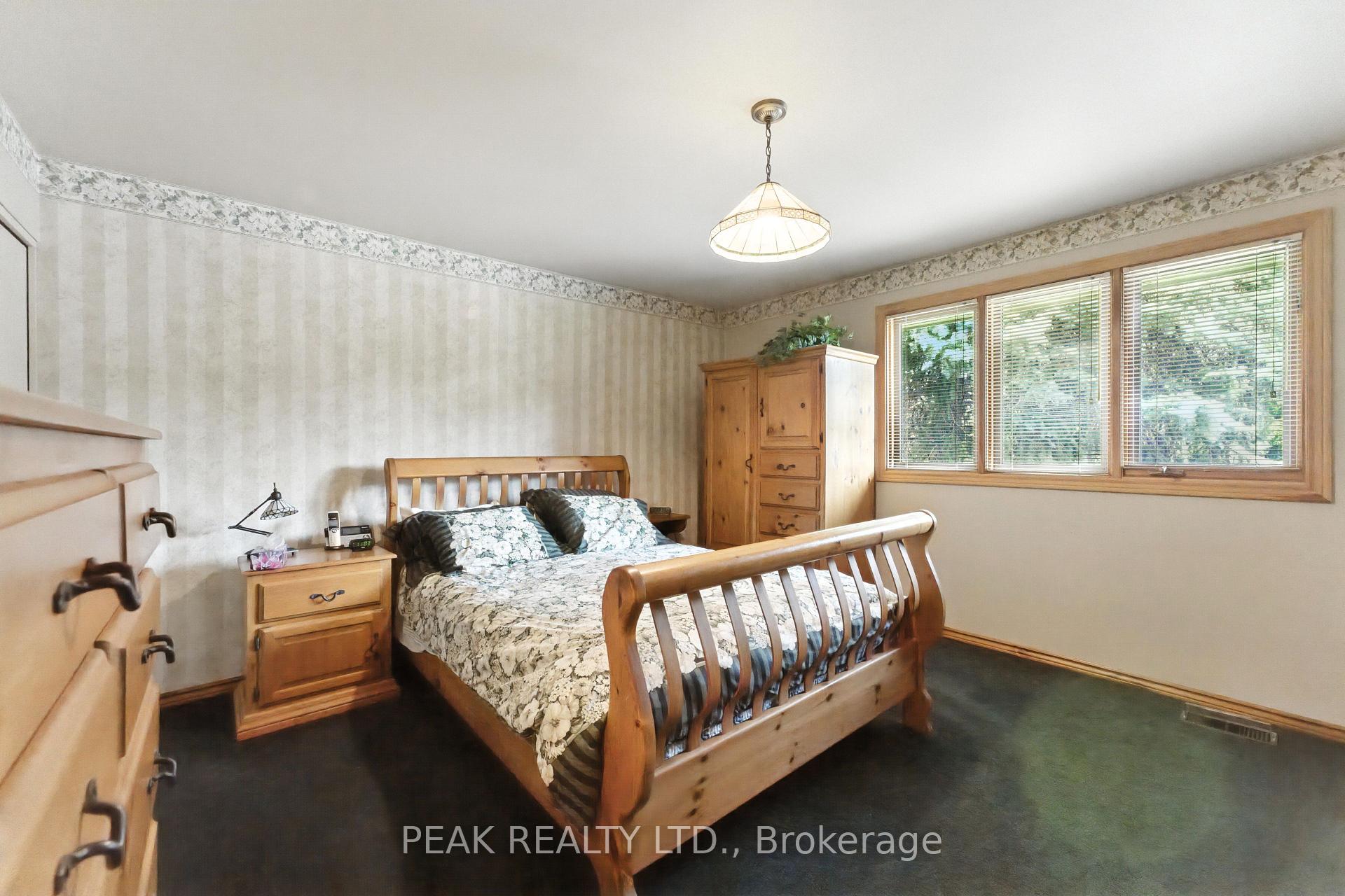 Photo 35 of 7 Palm Crescent, Brantford — HOMEH