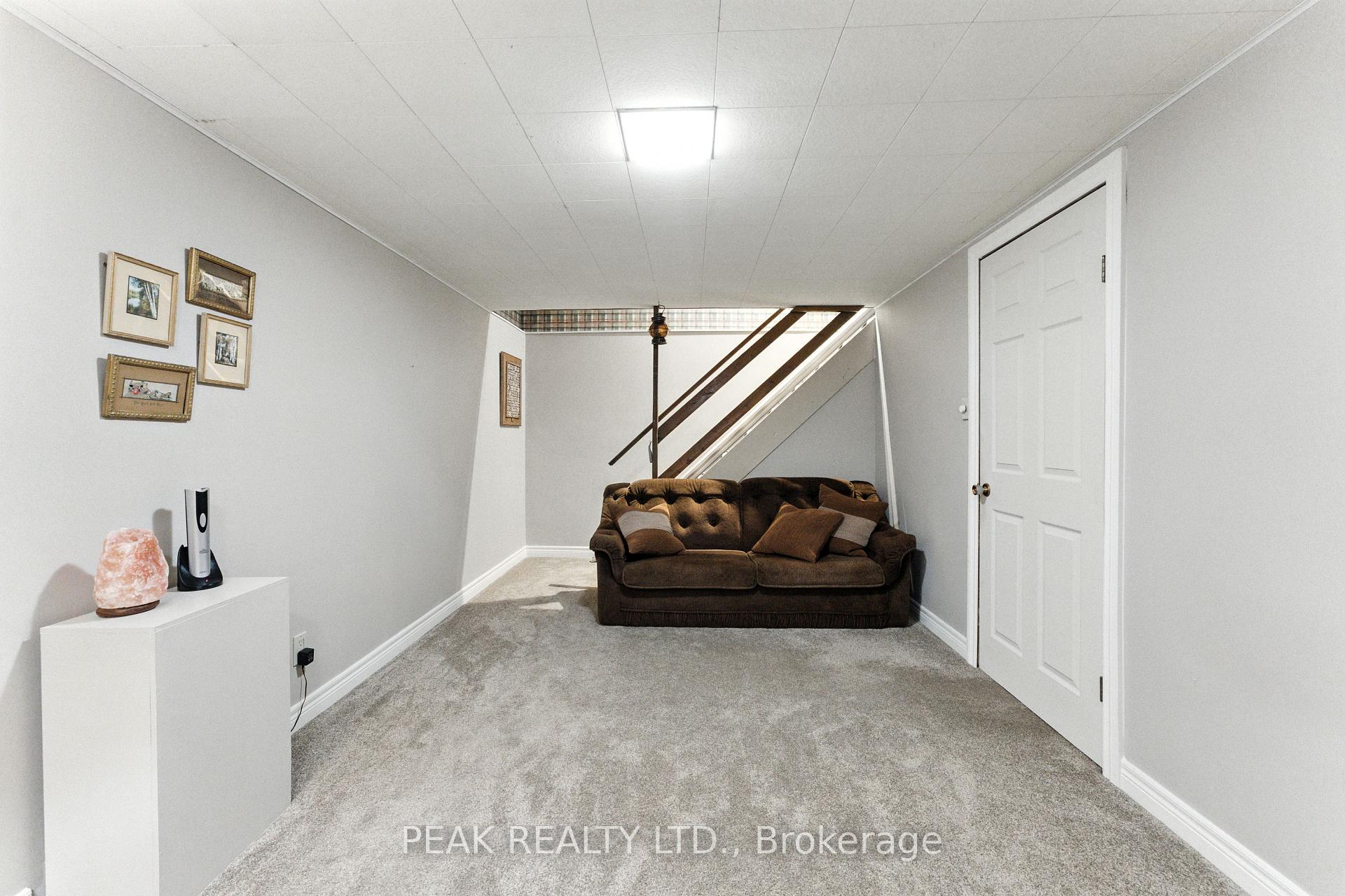 Photo 16 of 7 Palm Crescent, Brantford — HOMEH