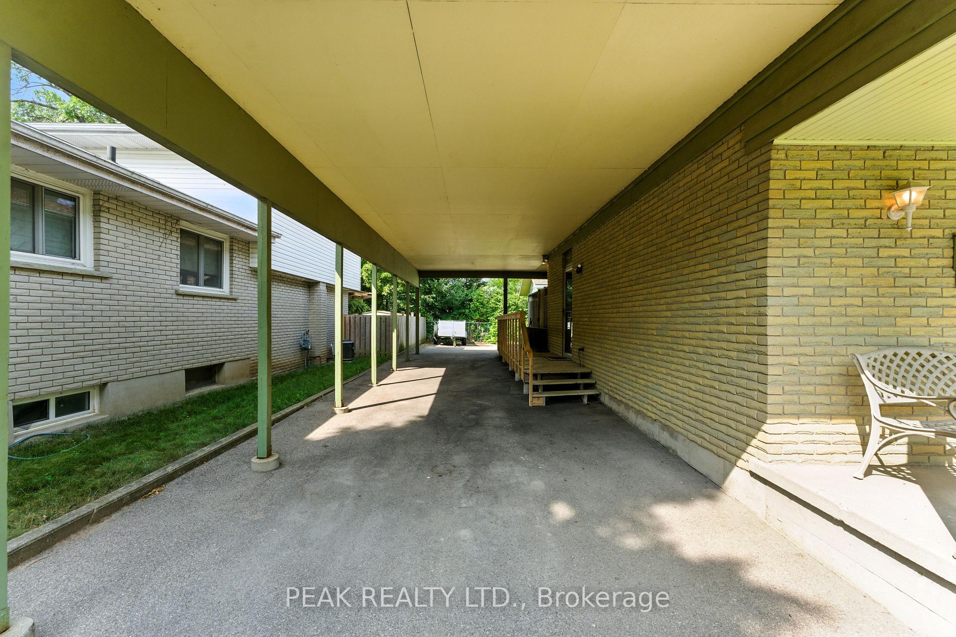 Photo 23 of 7 Palm Crescent, Brantford — HOMEH
