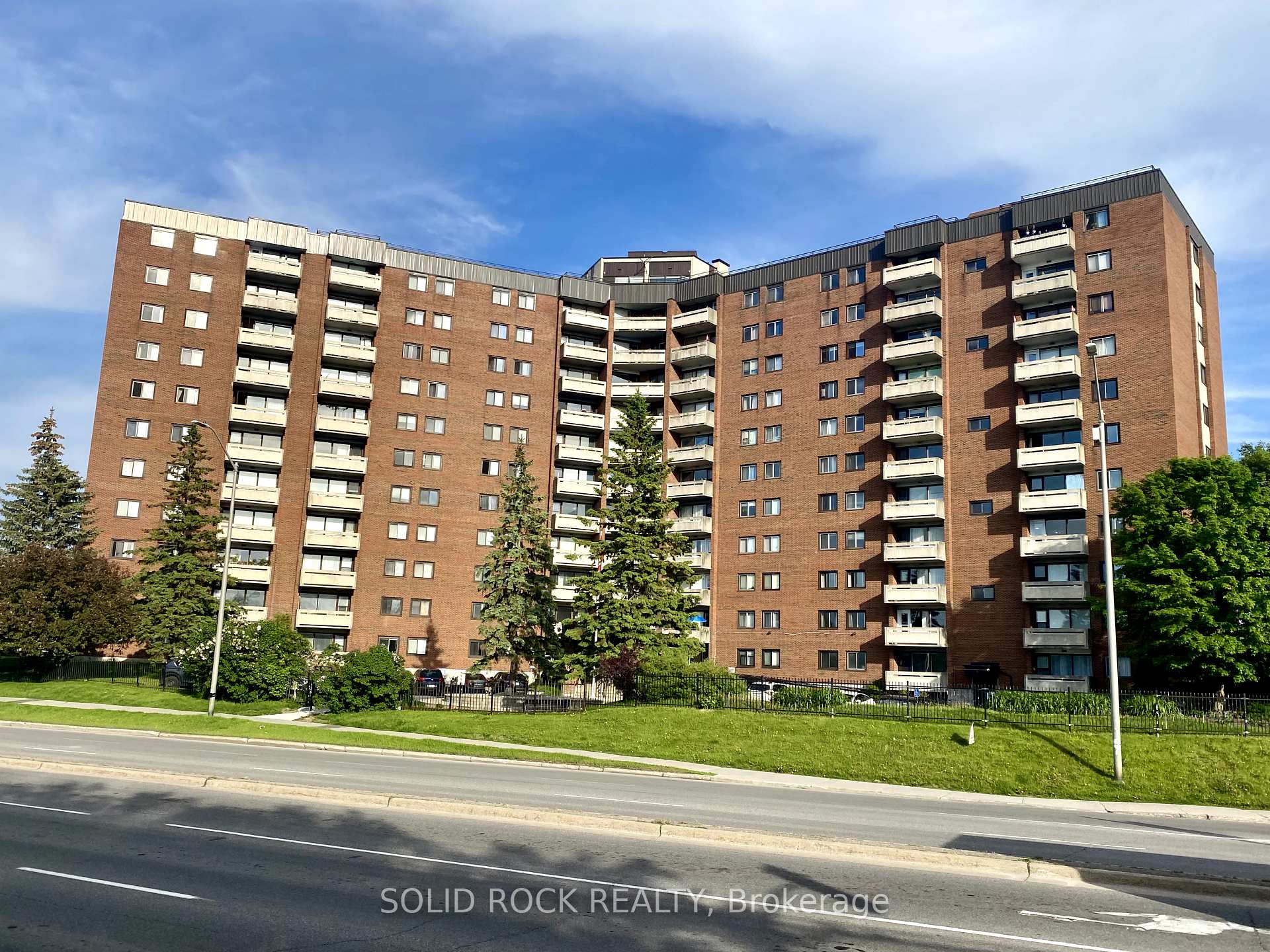 Front of Unit 902, 3100 Carling Avenue