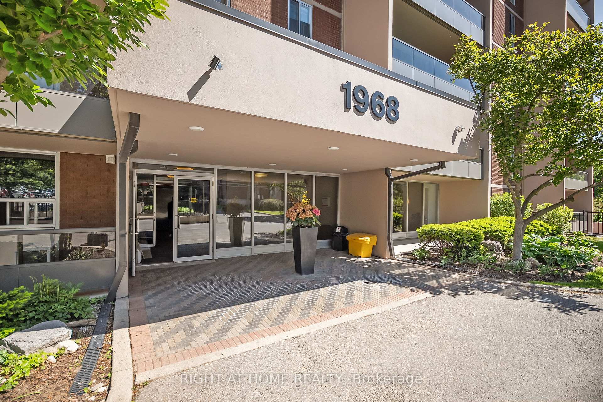 Photo 1 of Unit 1004, 1968 Main Street W, Hamilton, Ainslie Wood — HOMEH