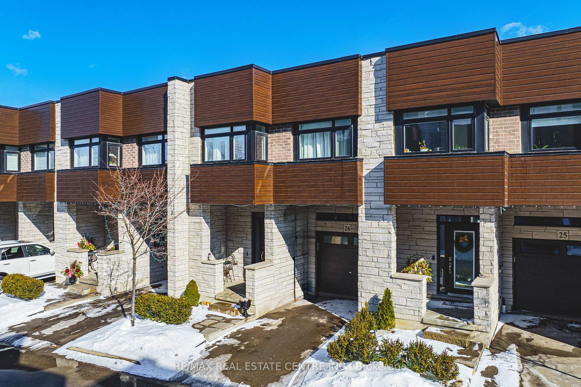 Photo 2 of Unit 26, 35 Midhurst Heights, Hamilton, Stoney Creek Mountain — HOMEH