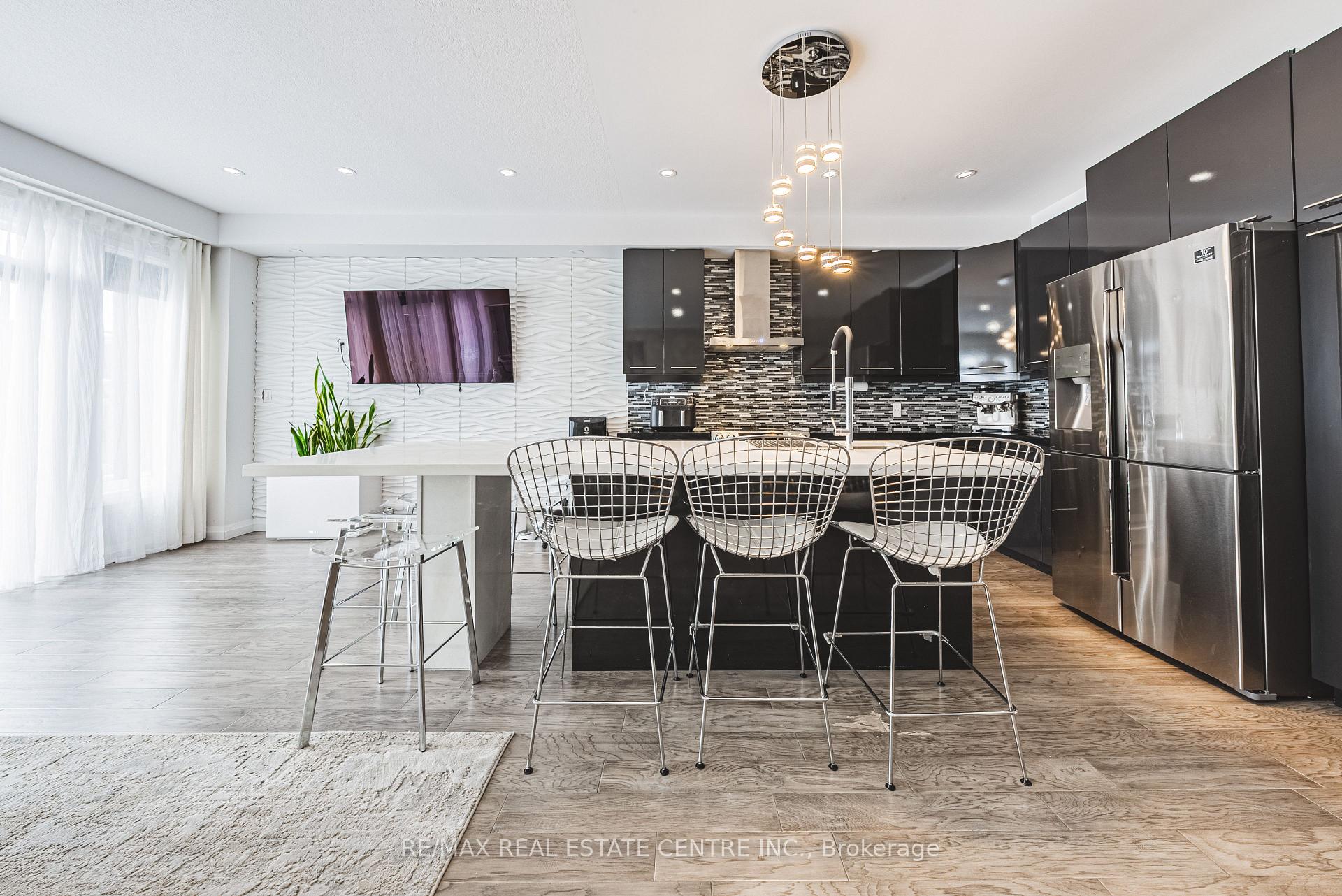 Photo 9 of Unit 26, 35 Midhurst Heights, Hamilton, Stoney Creek Mountain — HOMEH