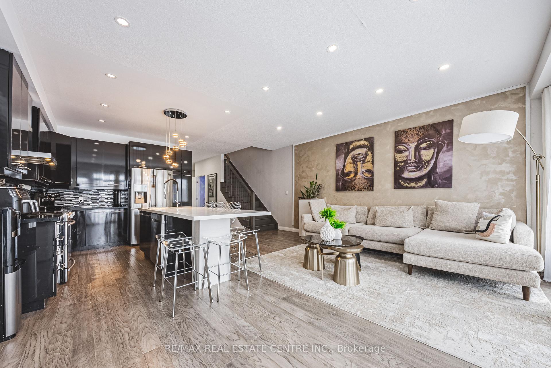 Photo 13 of Unit 26, 35 Midhurst Heights, Hamilton, Stoney Creek Mountain — HOMEH