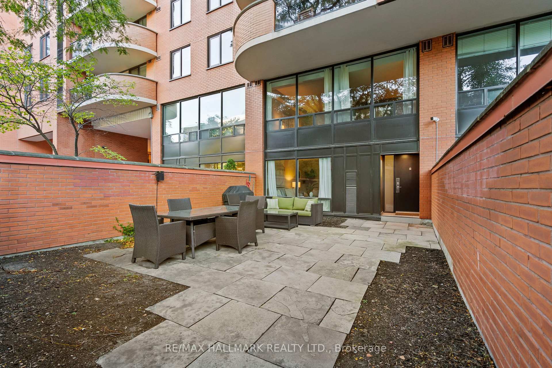 Photo 2 of Unit TH 15, 260 Heath Street, Toronto, Forest Hill South — HOMEH