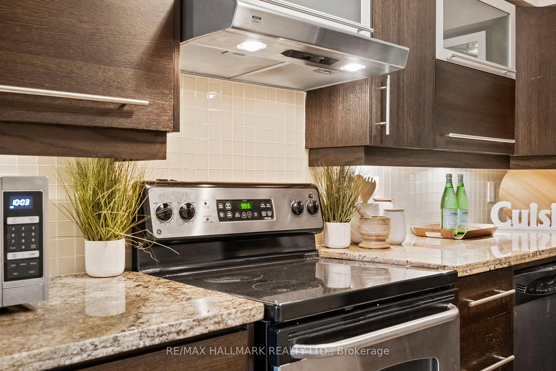 Photo 17 of Unit TH 15, 260 Heath Street, Toronto, Forest Hill South — HOMEH