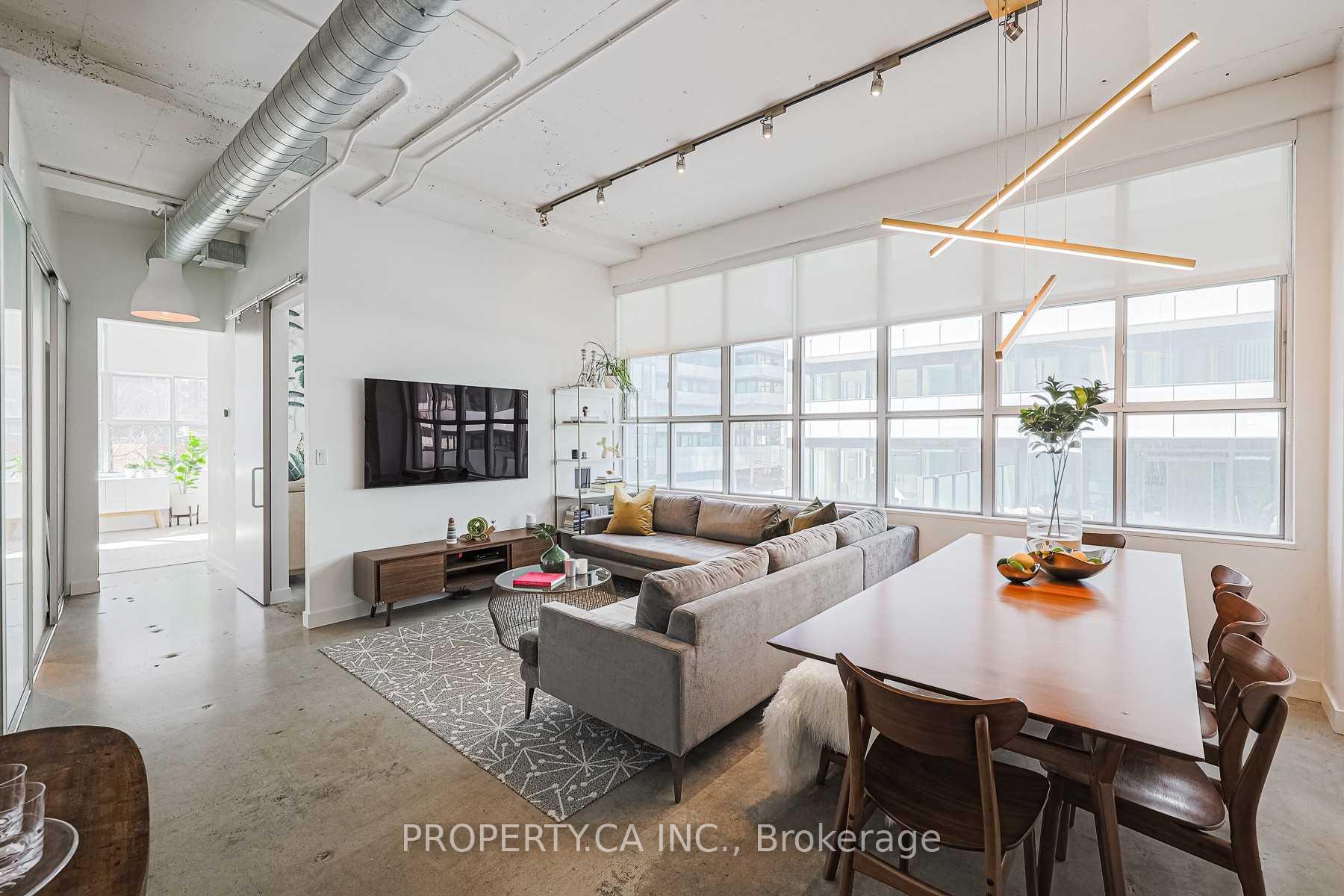 Front of Unit 306, 188 Eglinton Avenue E
