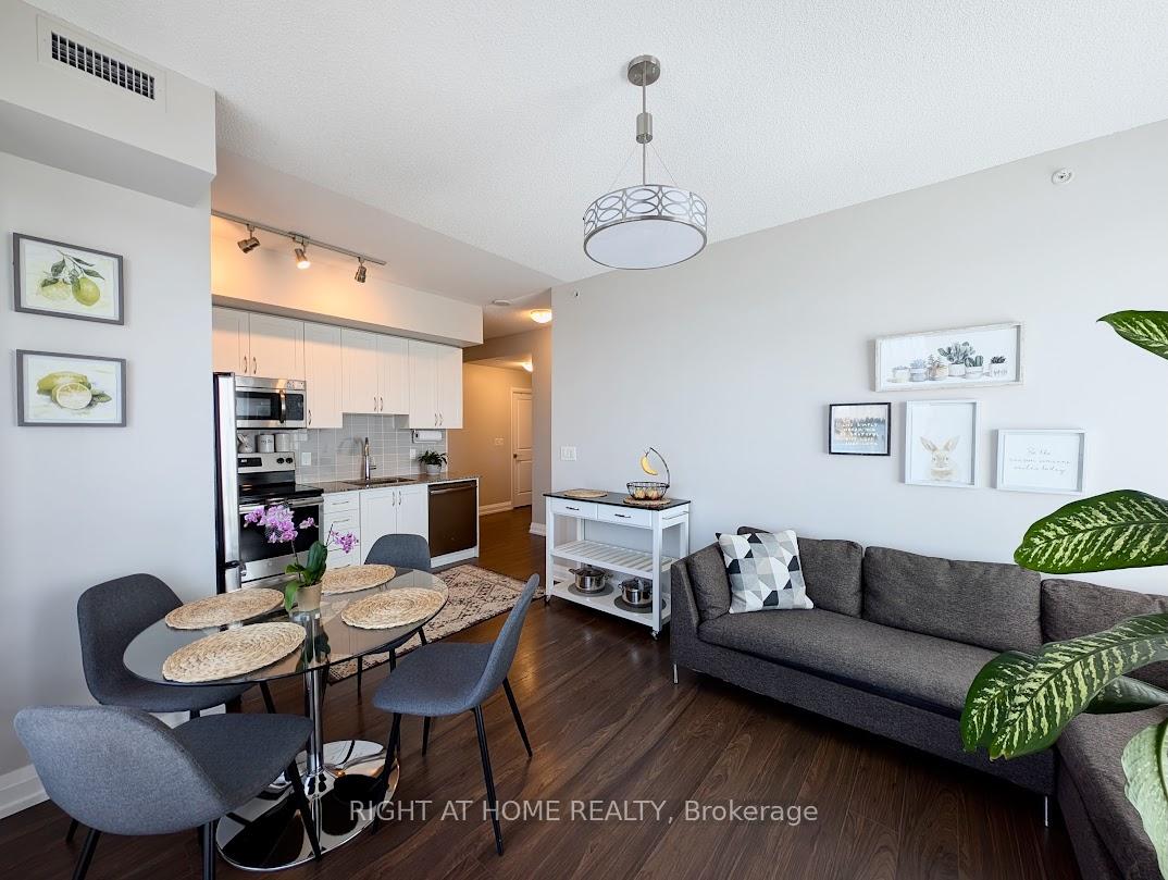 Photo 1 of Unit 608, 7171 Yonge Street, Markham, Thornhill — HOMEH