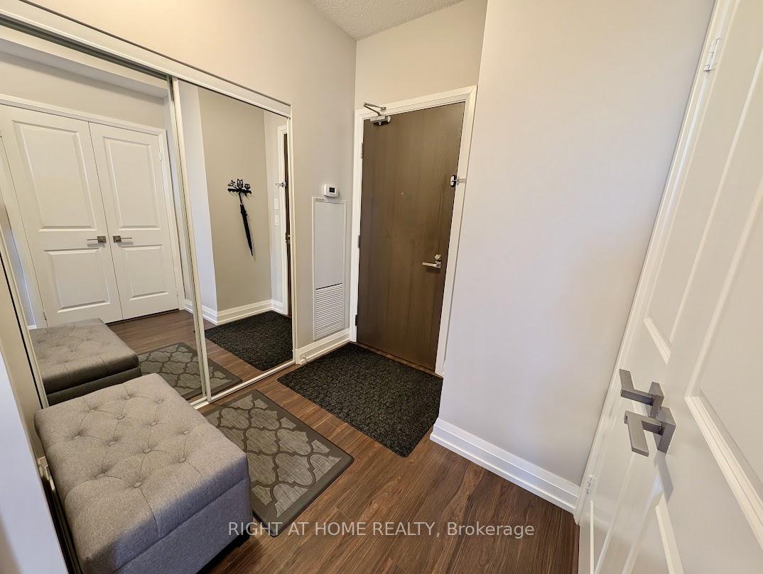 Photo 4 of Unit 608, 7171 Yonge Street, Markham, Thornhill — HOMEH