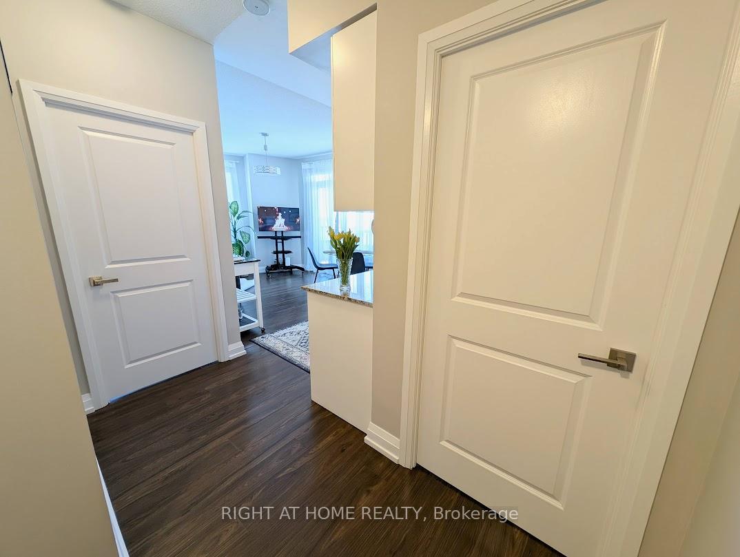 Photo 8 of Unit 608, 7171 Yonge Street, Markham, Thornhill — HOMEH
