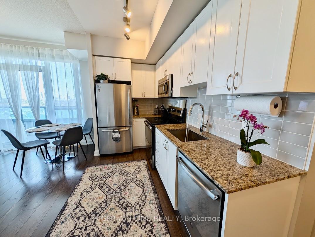 Photo 11 of Unit 608, 7171 Yonge Street, Markham, Thornhill — HOMEH