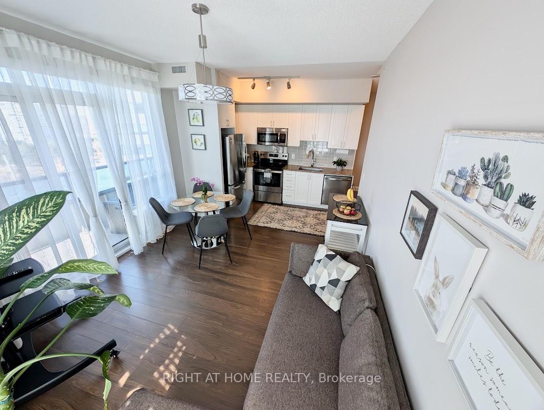 Photo 14 of Unit 608, 7171 Yonge Street, Markham, Thornhill — HOMEH