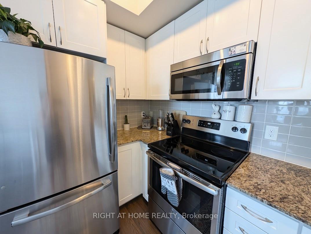 Photo 17 of Unit 608, 7171 Yonge Street, Markham, Thornhill — HOMEH