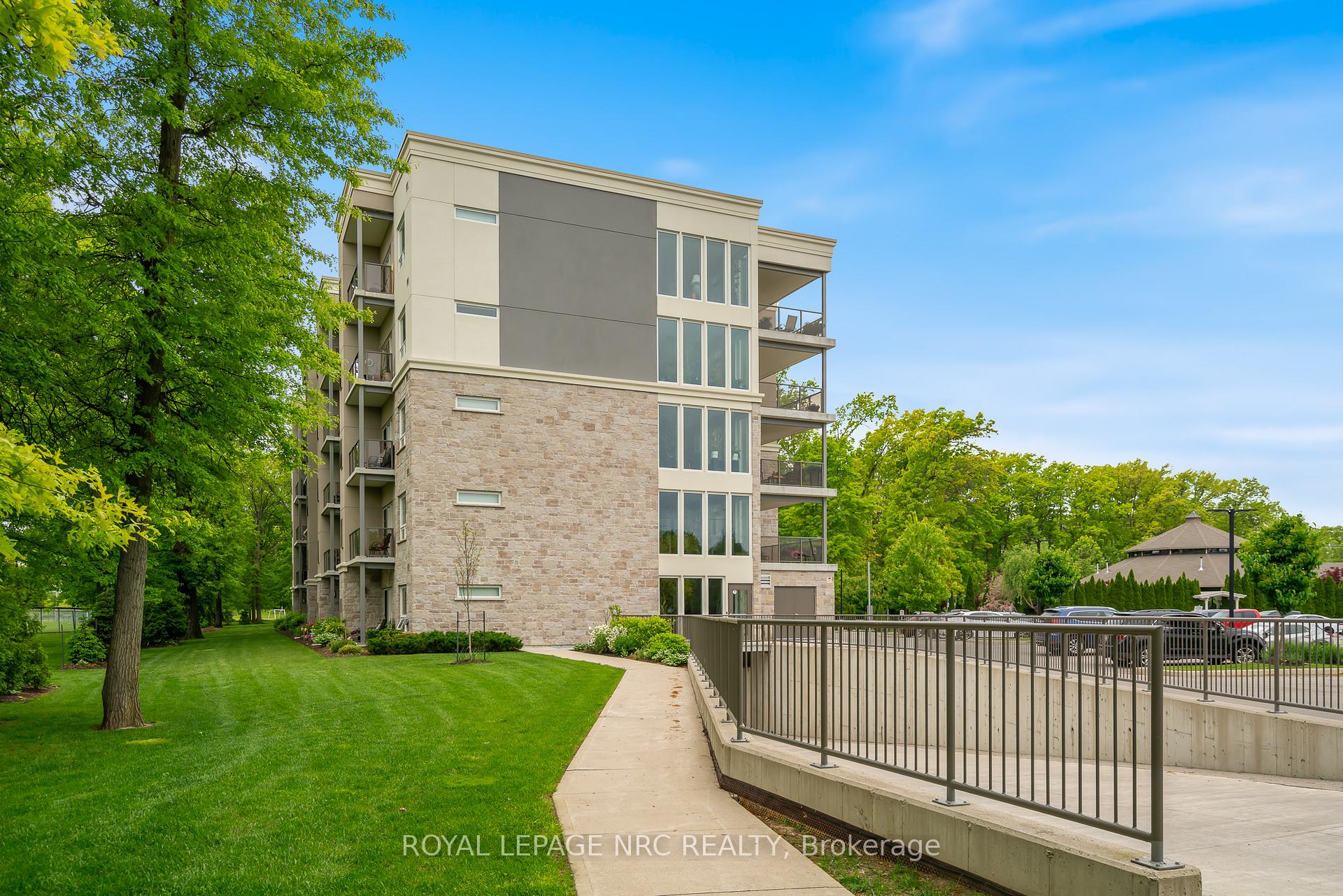 Photo 3 of Unit 401, 105 Vansickle Road, St. Catharines, Rykert/Vansickle — HOMEH