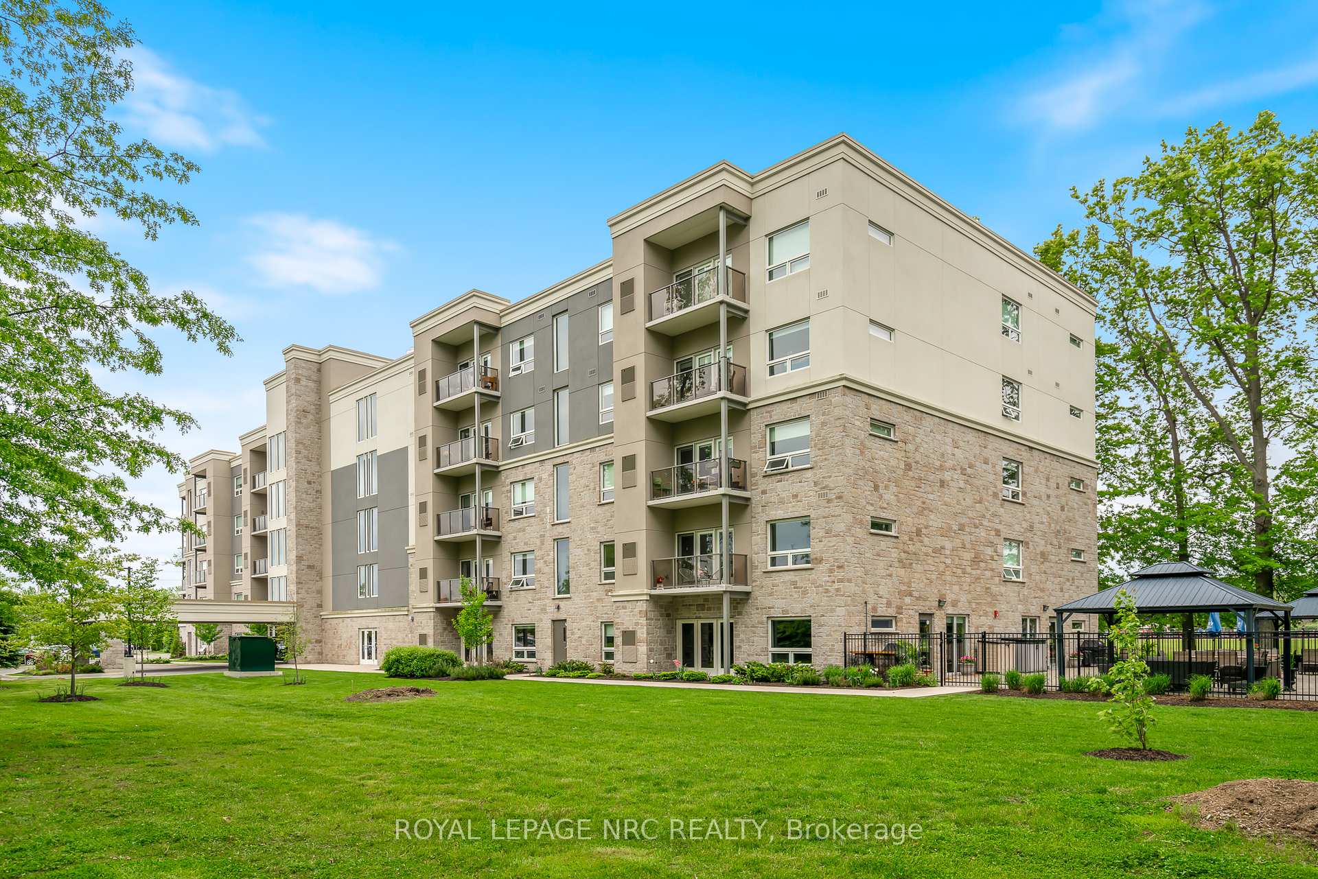 Photo 6 of Unit 401, 105 Vansickle Road, St. Catharines, Rykert/Vansickle — HOMEH